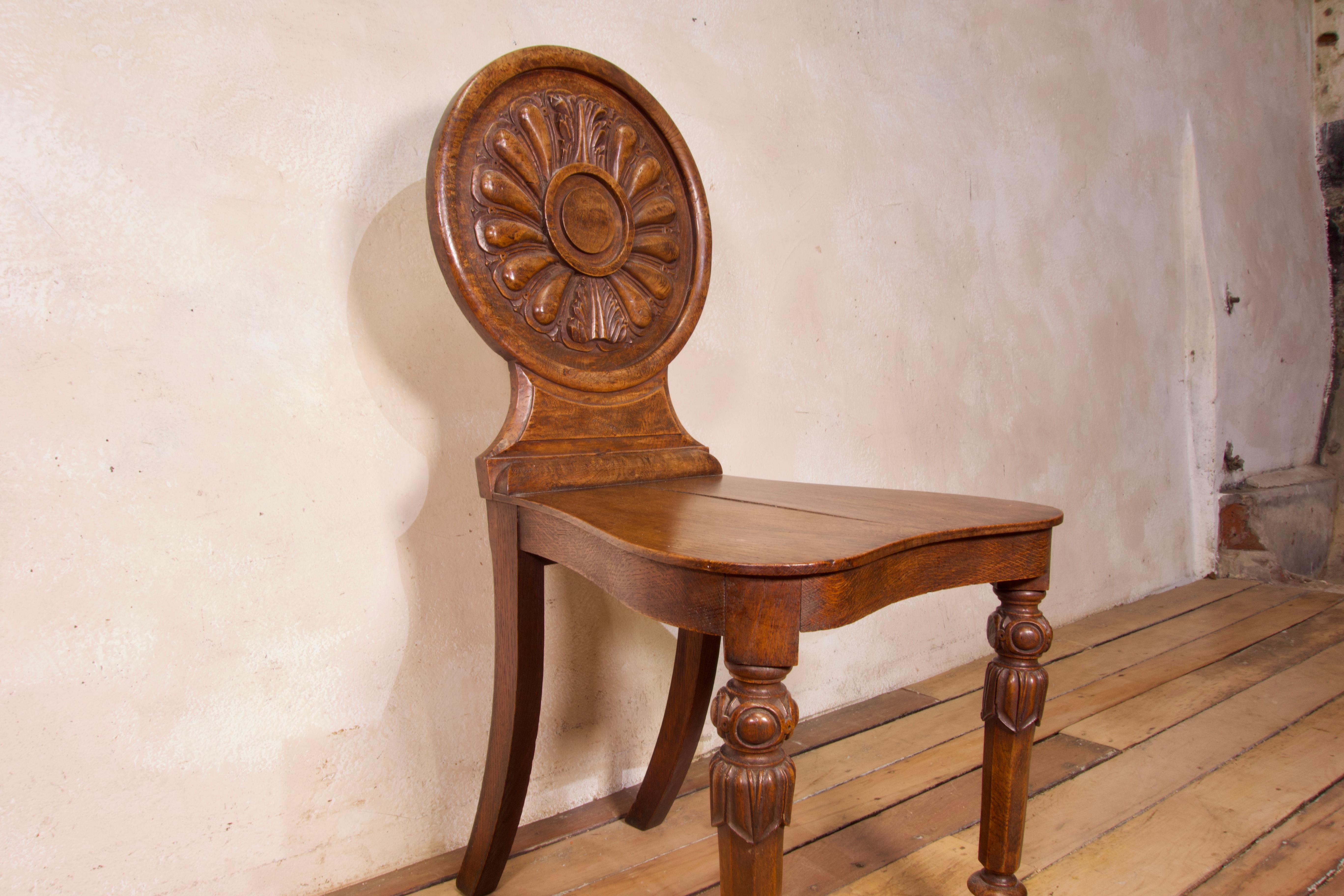 19th Century William IV Elm and Burr Elm Hall Chair For Sale 3