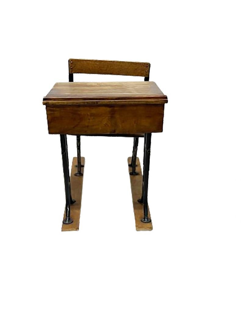 Bureau d'écolier en bois du 19e siècle en vente 6
