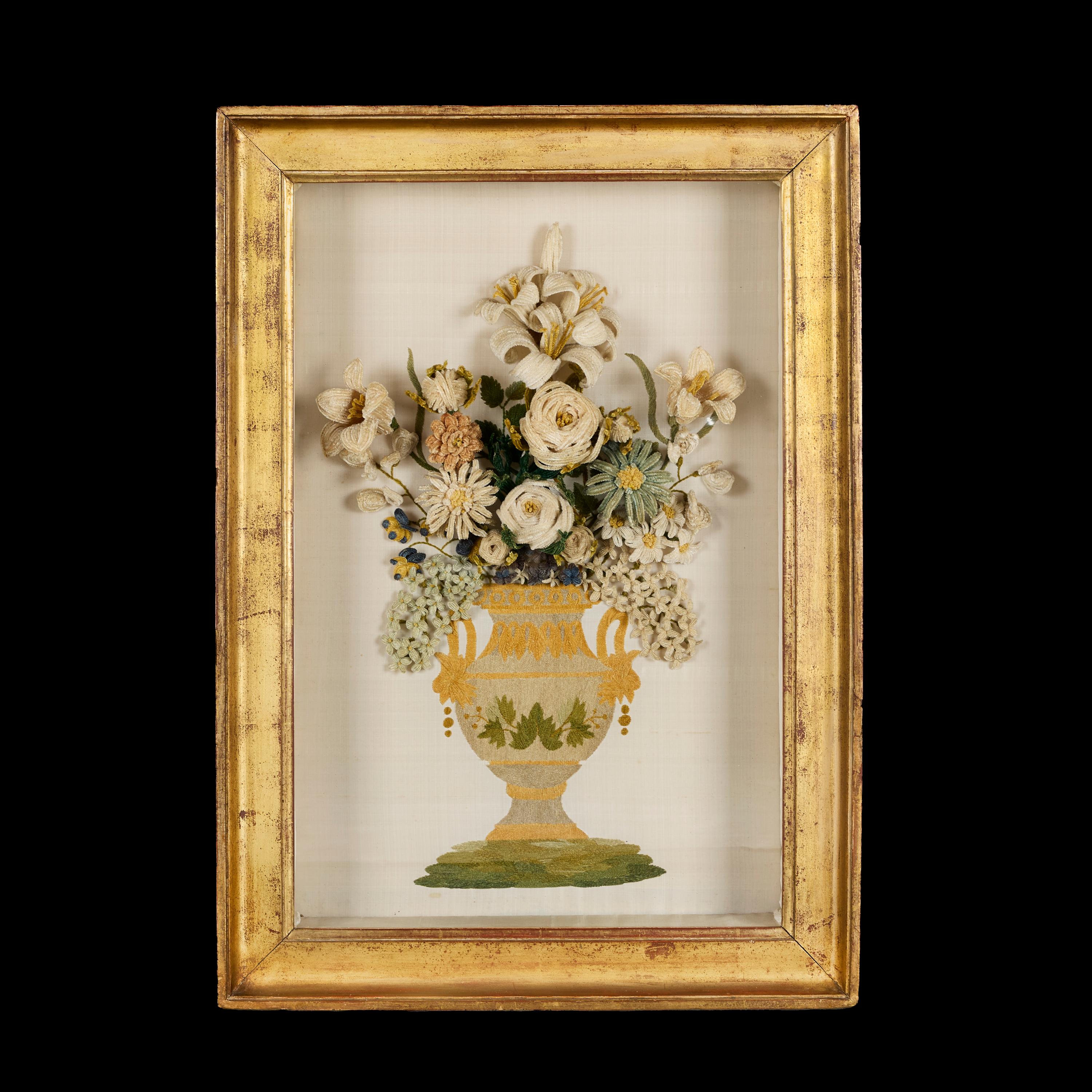 England, um 1880

Ein englisches Wollbild aus dem späten neunzehnten Jahrhundert, das ein Füllhorn von Blumen in einer Vase zeigt. Die Dekoration ist appliziert und erhaben, mit feiner Stickerei.

Höhe 78.00cm

Breite 56.00cm

Tiefe 16.00cm