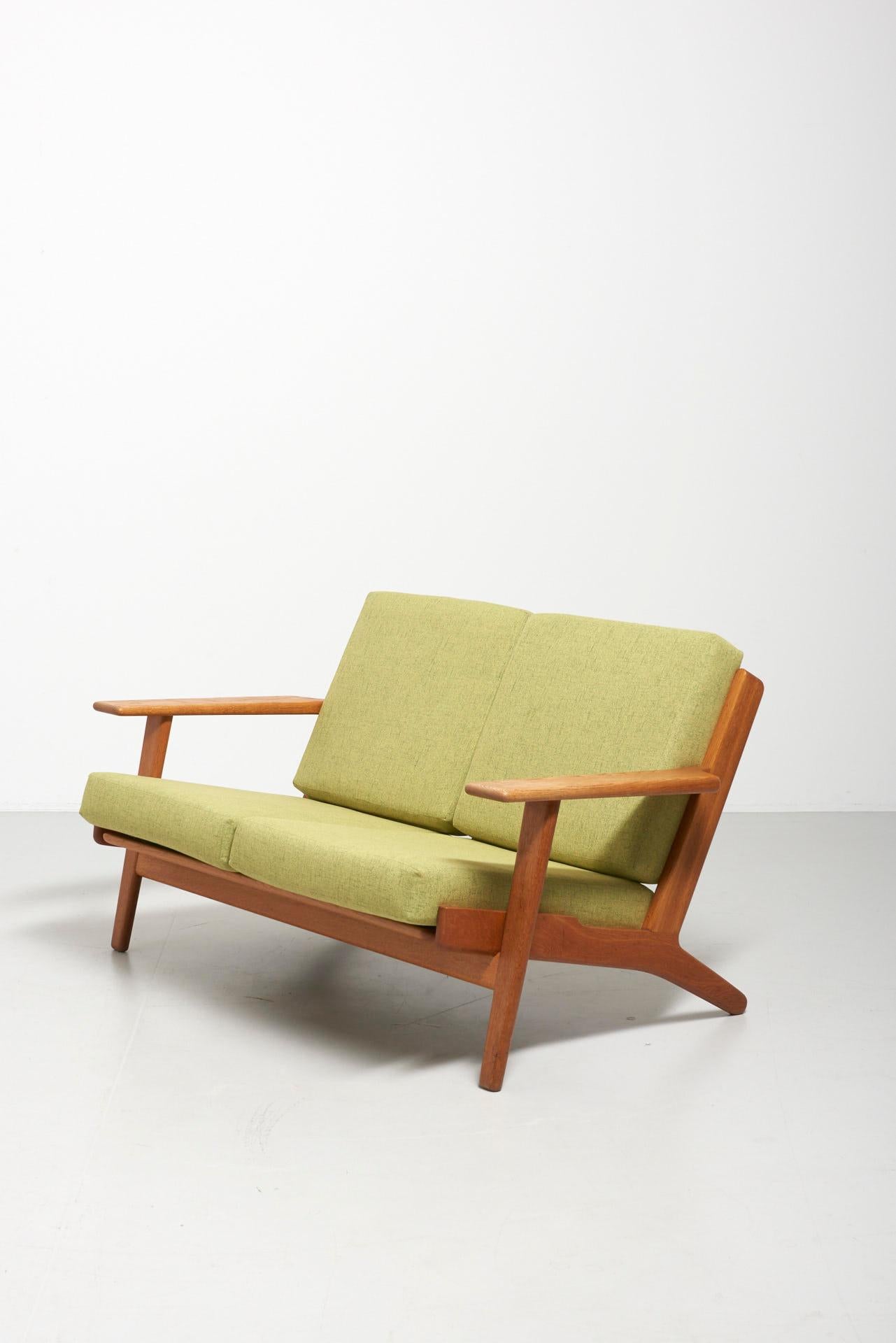 2-Seat Sofa by Hans Wegner, Model GE-290/2 for GETAMA 3