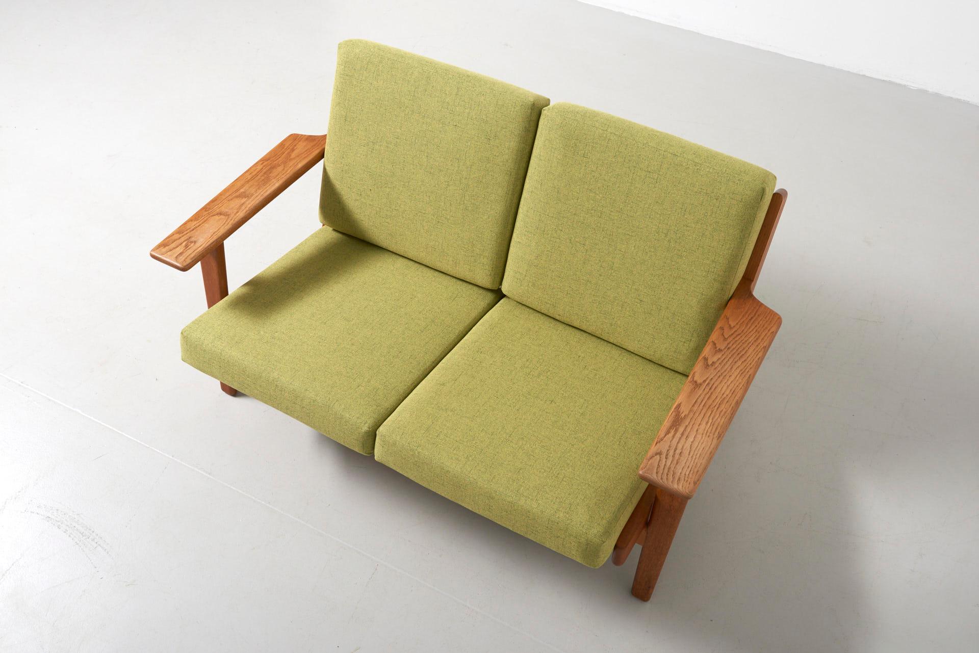 Mid-20th Century 2-Seat Sofa by Hans Wegner, Model GE-290/2 for GETAMA