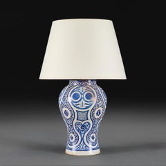 Lampada marocchina in ceramica bianca e blu del XX secolo