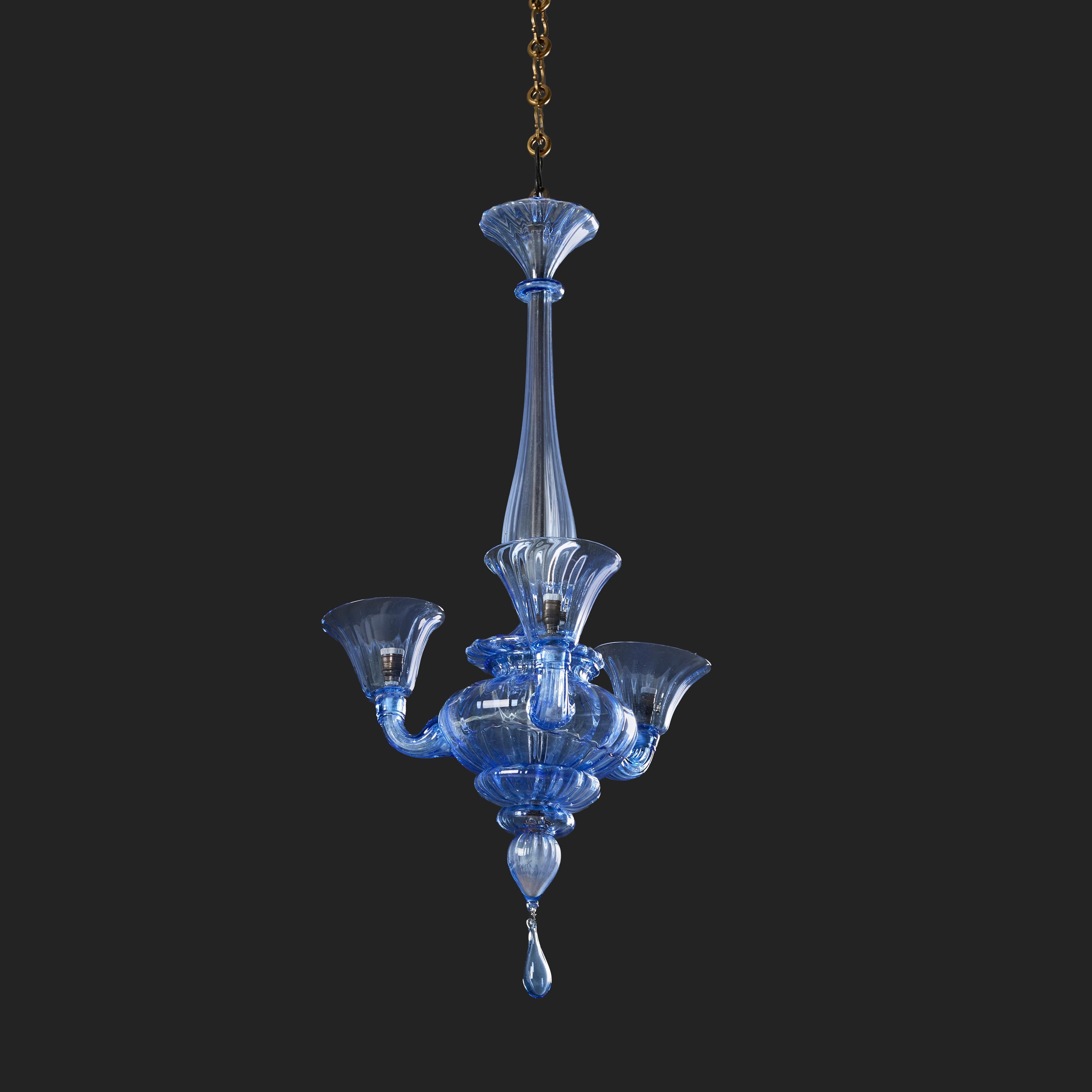 Lustre en verre de Murano à trois bras de lumière bleue du 20e siècle Bon état - En vente à London, GB