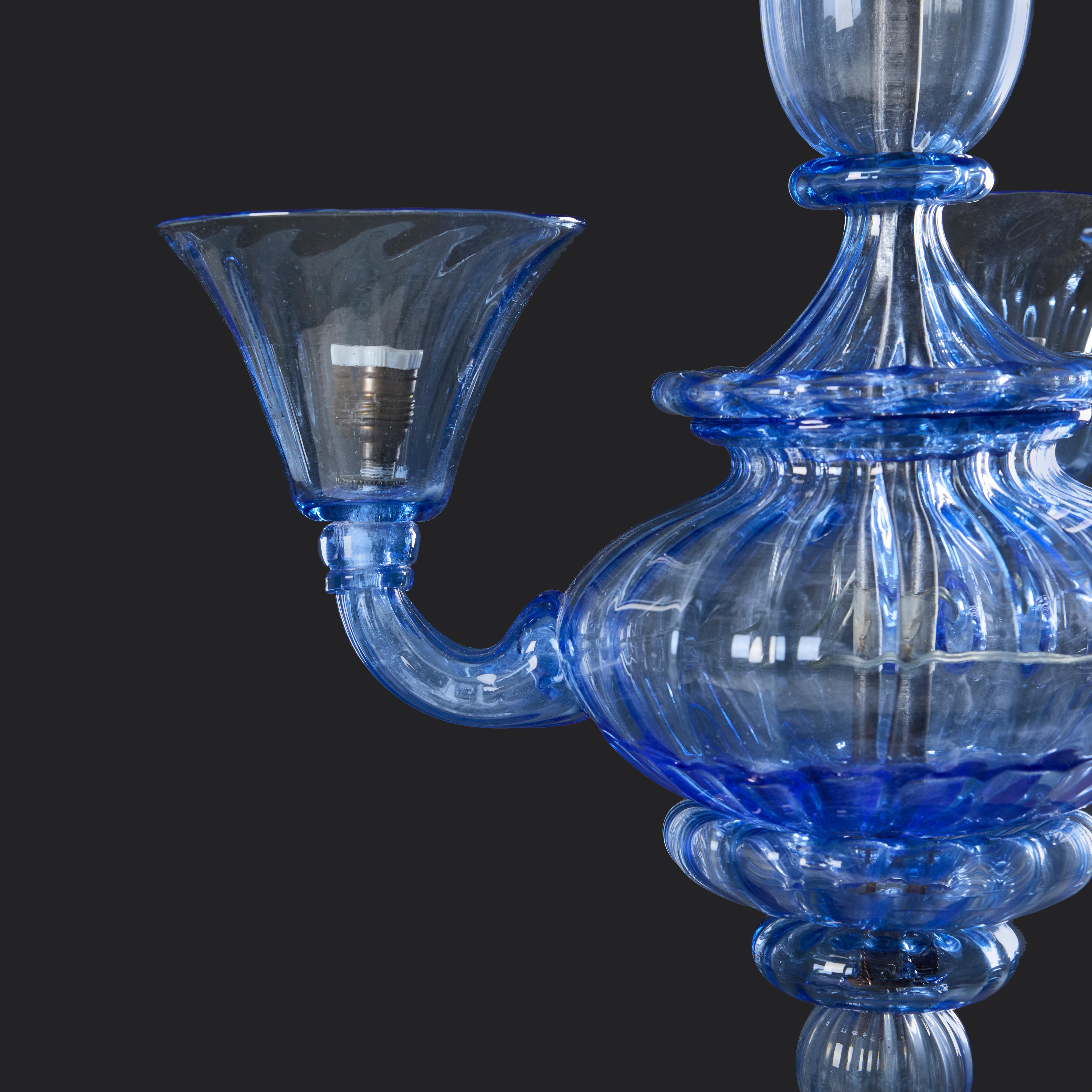 20ième siècle Lustre en verre de Murano à trois bras de lumière bleue du 20e siècle en vente