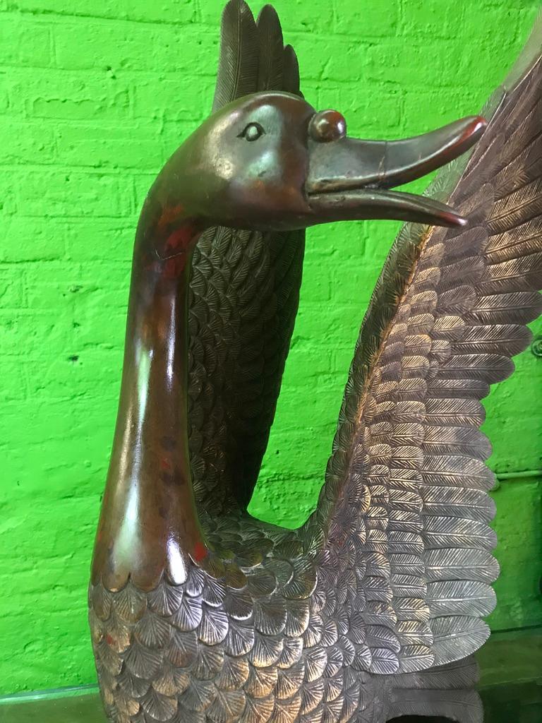 20th Century Carved Wooden Swan For Sale 1