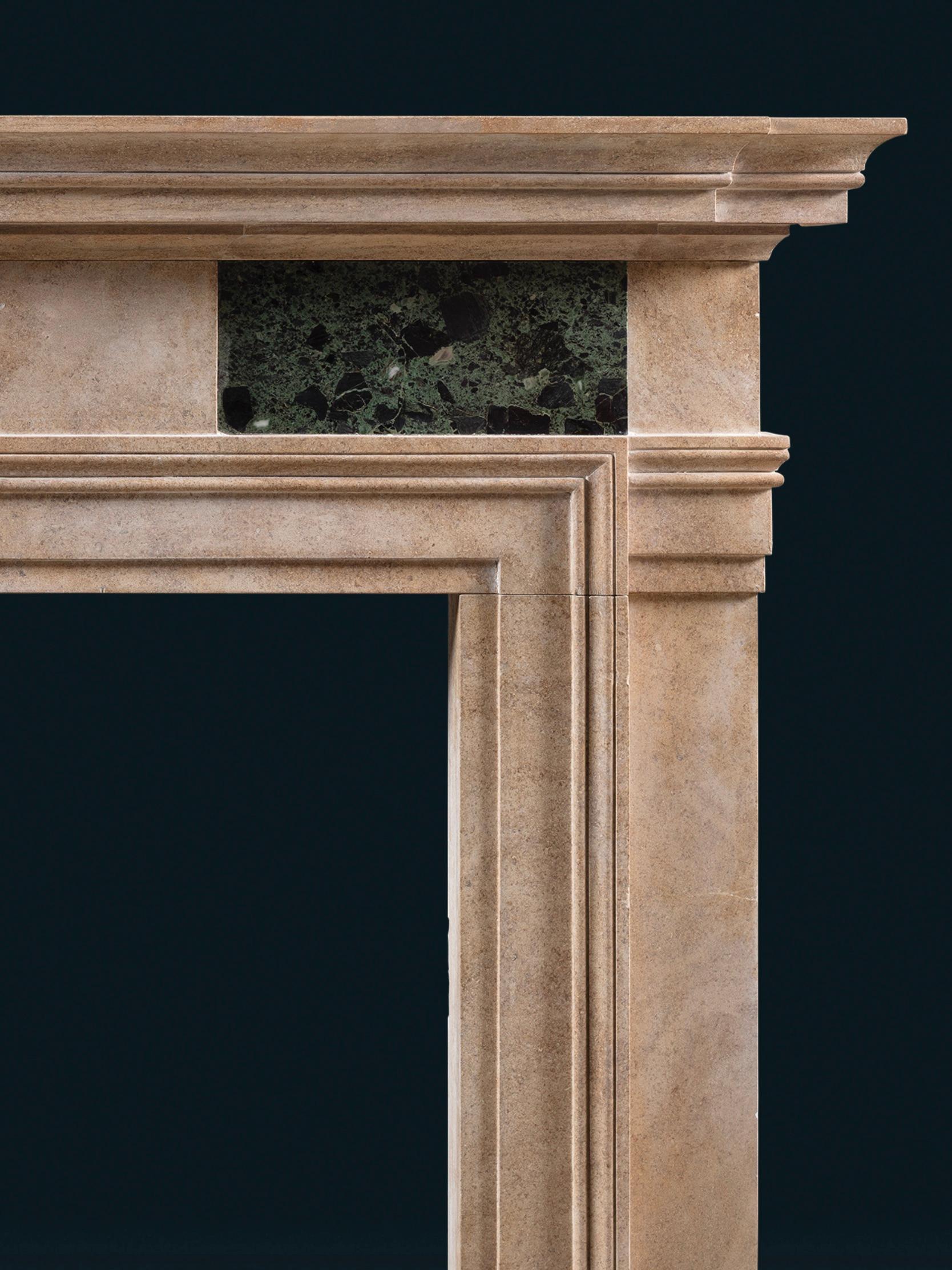 Una chimenea del siglo XX de gran forma arquitectónica y grandes proporciones en Bueno estado para la venta en London, GB