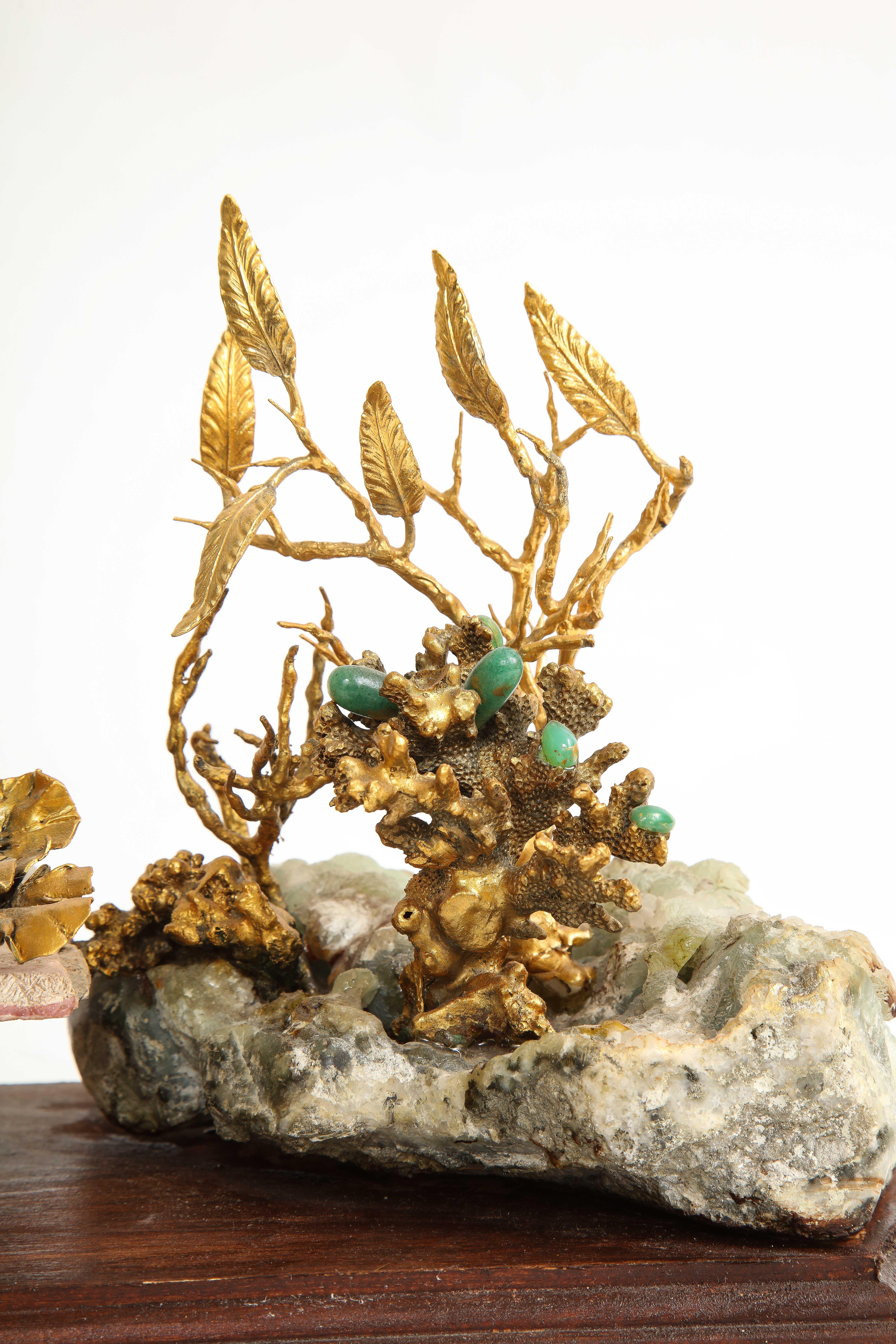 Accessoire de bureau/sculpture chinois du XXe siècle en jade, cloison et métal doré en vente 3