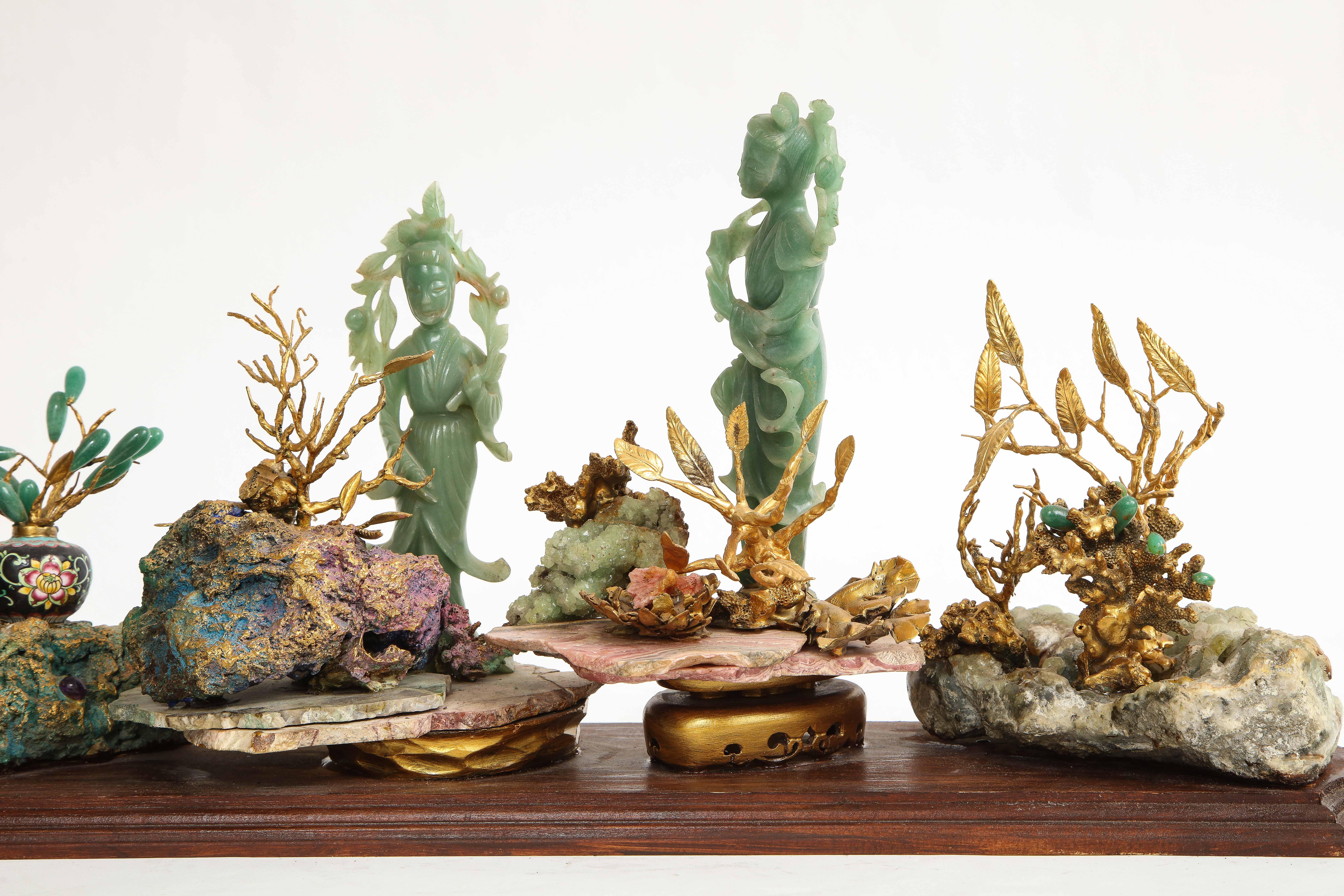 Chinesisches Schreibtisch-Accessoire/Skulptur aus Jade, Cloisonné und vergoldetem Metall des 20. Jahrhunderts im Angebot 1