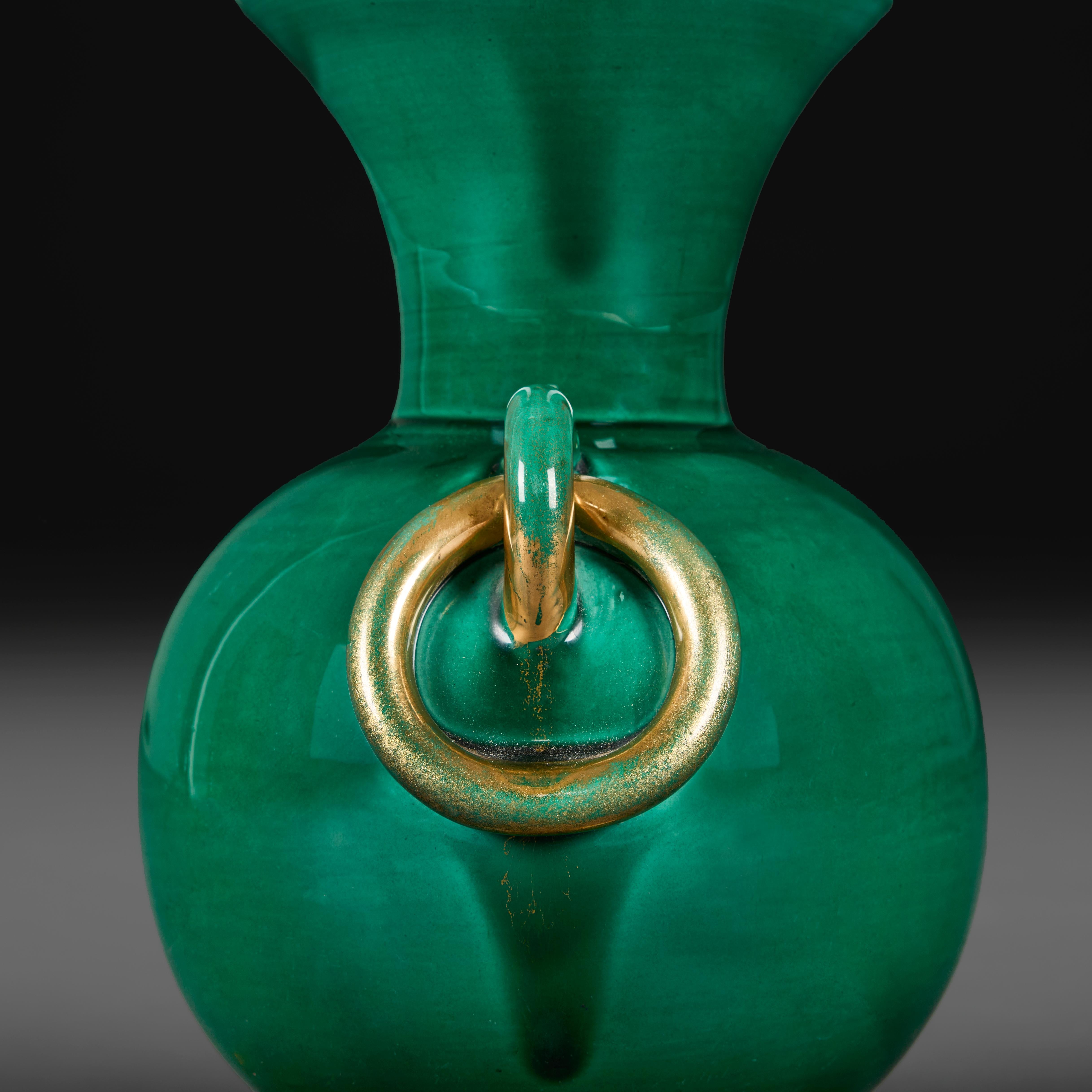 Lámpara de mesa Art Déco italiana del siglo XX, verde y dorada Italiano en venta