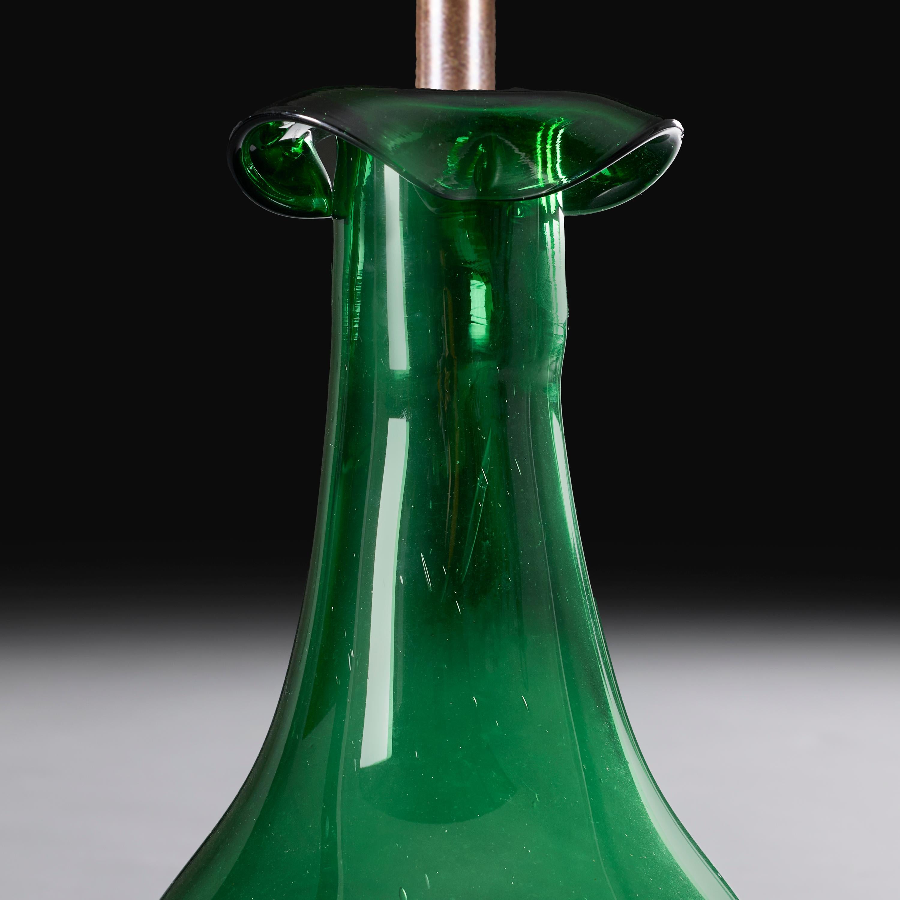 Eine grüne Empoli-Glasvase des 20. Jahrhunderts als Lampe im Angebot 1
