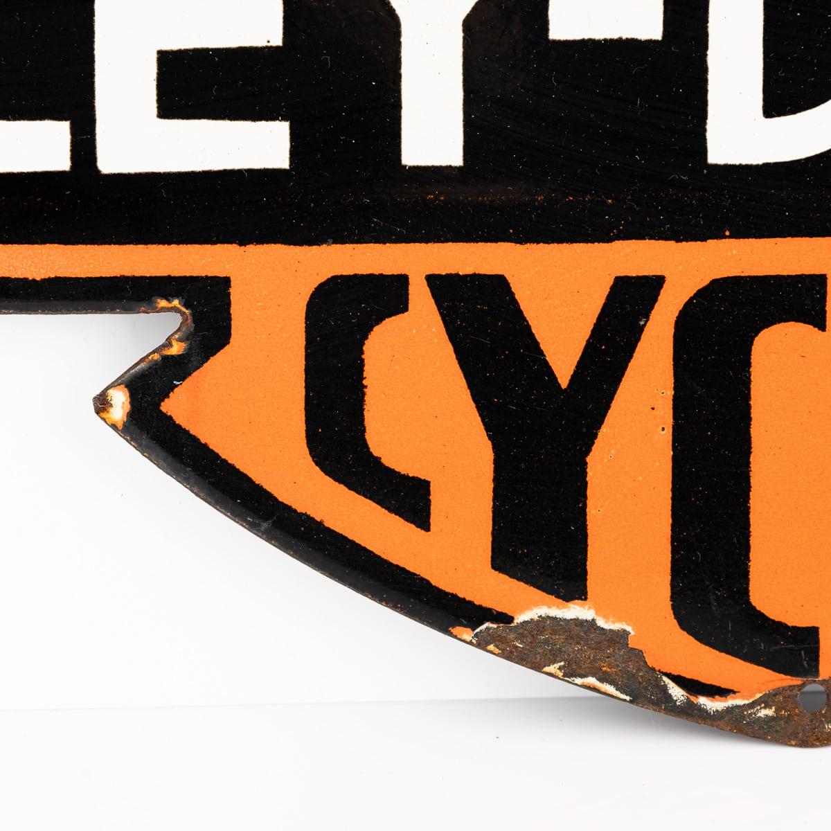 Un cartello smaltato del 20° secolo per motociclette Harley Davidson in vendita 4