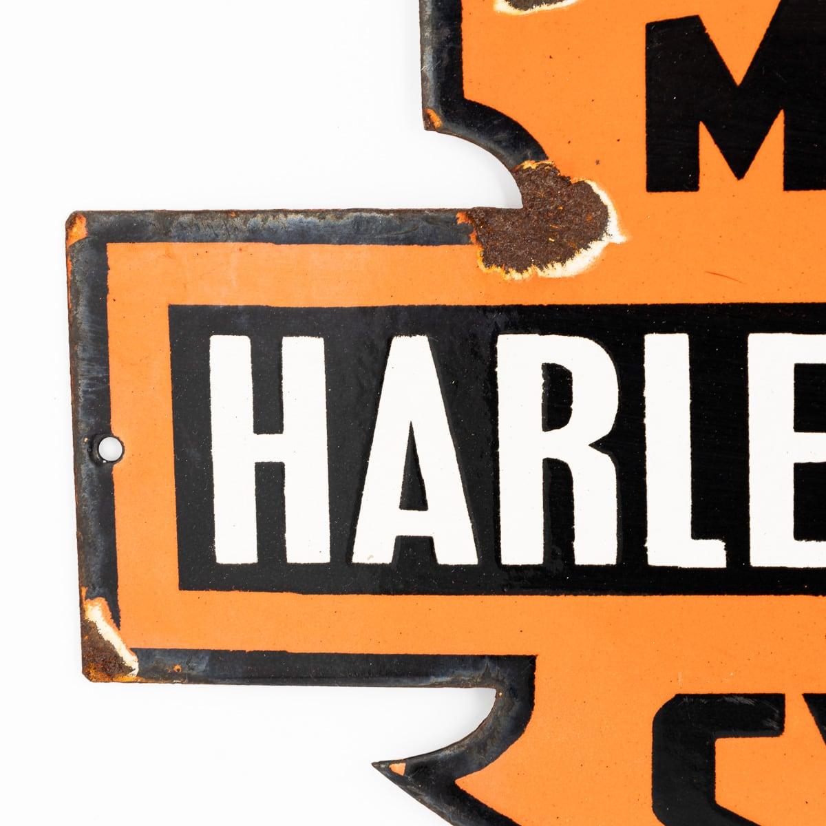 Americano Un cartello smaltato del 20° secolo per motociclette Harley Davidson in vendita