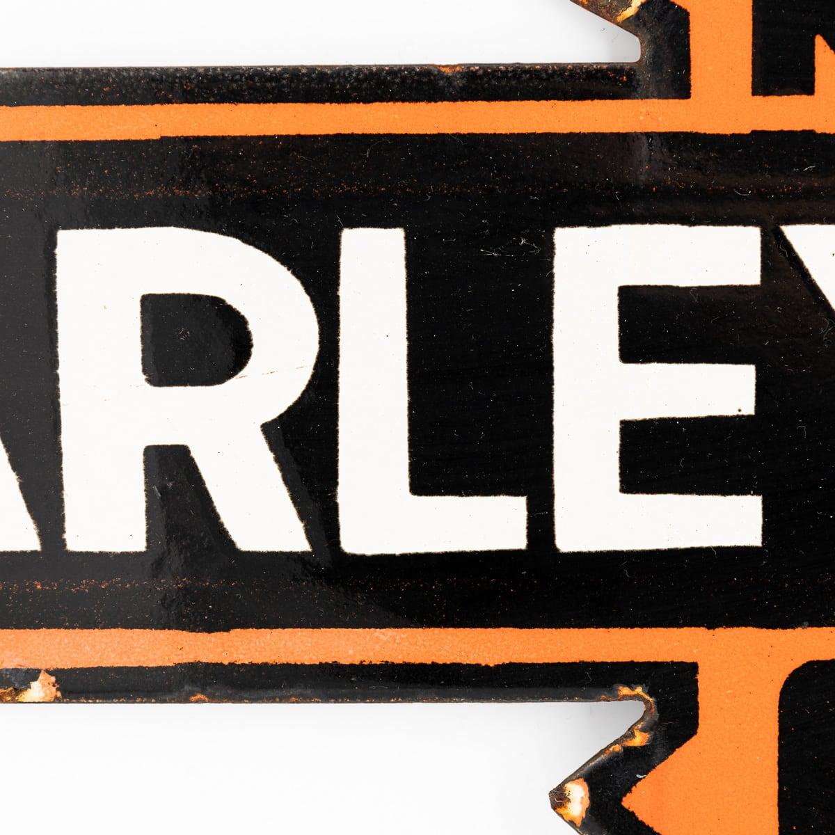 Un cartello smaltato del 20° secolo per motociclette Harley Davidson In condizioni buone in vendita a Royal Tunbridge Wells, Kent