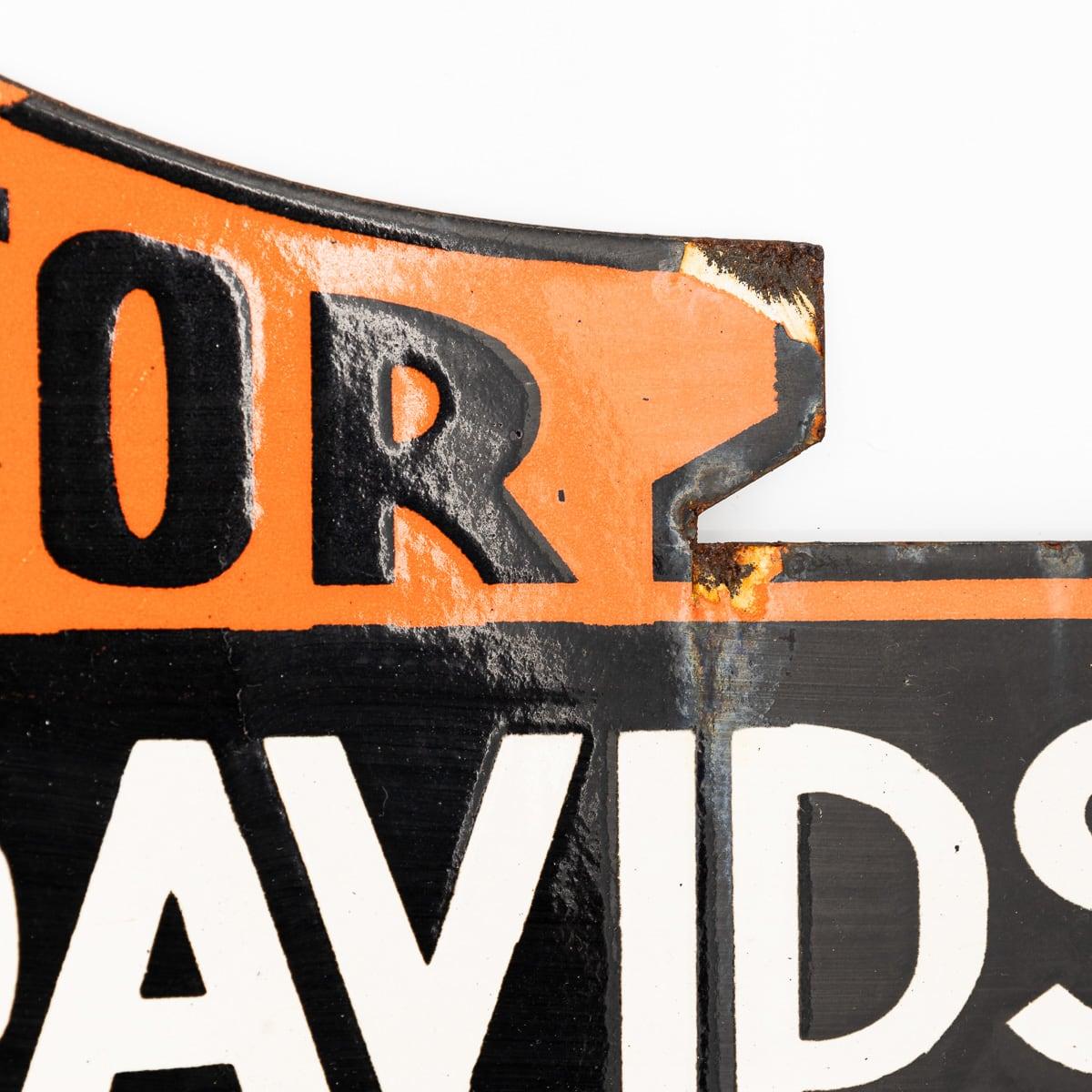 Un cartello smaltato del 20° secolo per motociclette Harley Davidson in vendita 1