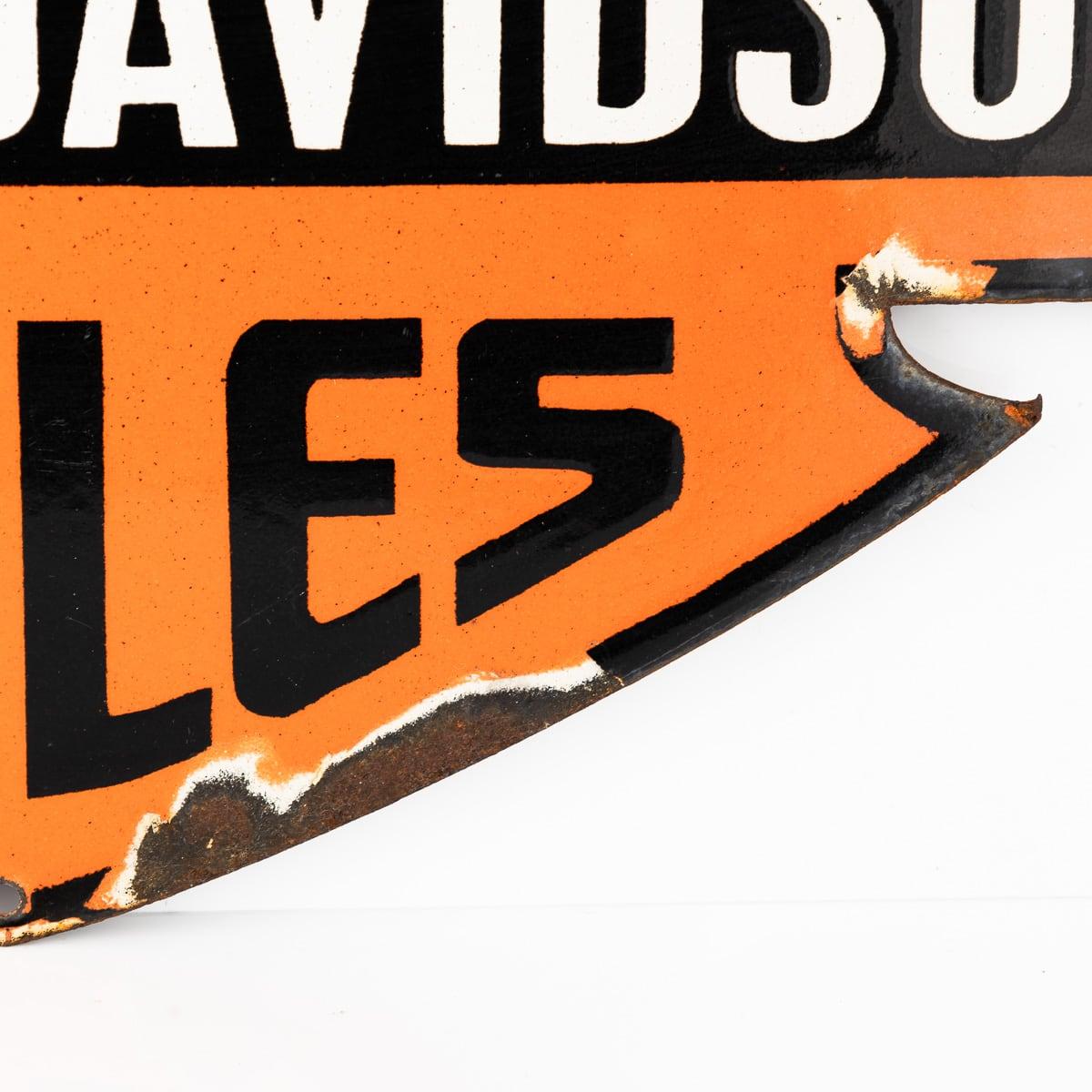 Un cartello smaltato del 20° secolo per motociclette Harley Davidson in vendita 1