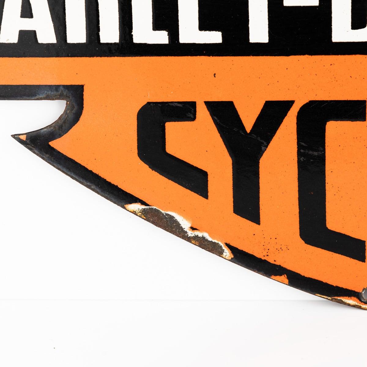 Un cartello smaltato del 20° secolo per motociclette Harley Davidson in vendita 2