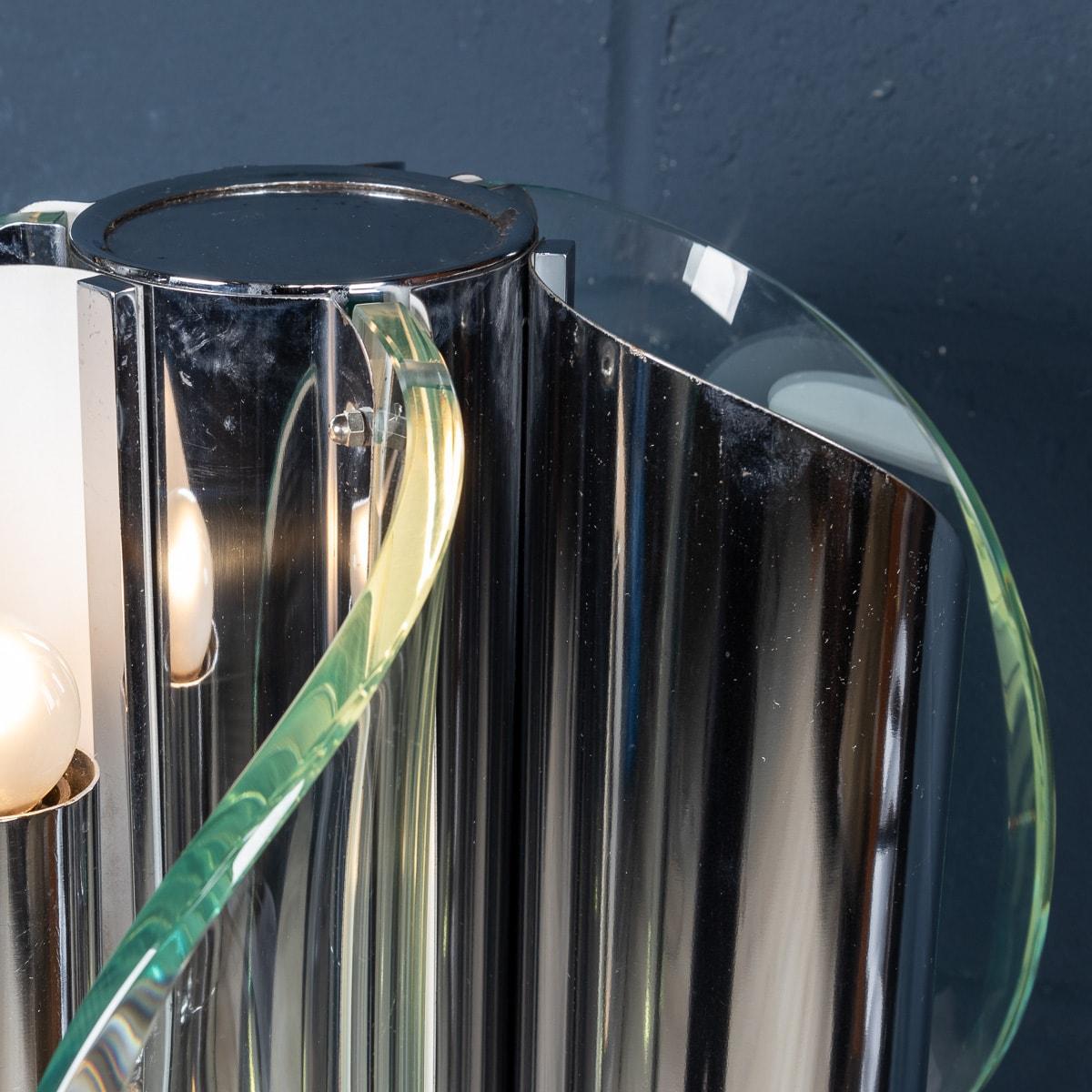 Lampadaire italien du 20e siècle en chrome et verre attribué à Max Ingrand en vente 5