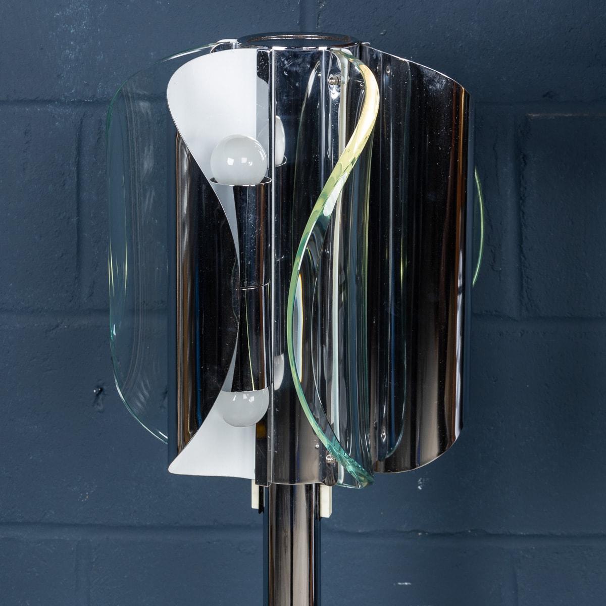 Lampadaire italien du 20e siècle en chrome et verre attribué à Max Ingrand en vente 6
