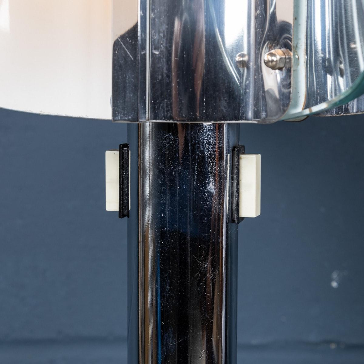 Lampadaire italien du 20e siècle en chrome et verre attribué à Max Ingrand en vente 7