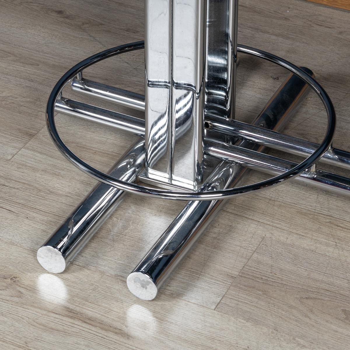 Table de salle à manger italienne géométrique du 20ème siècle en chrome et verre avec six chaises en vente 6