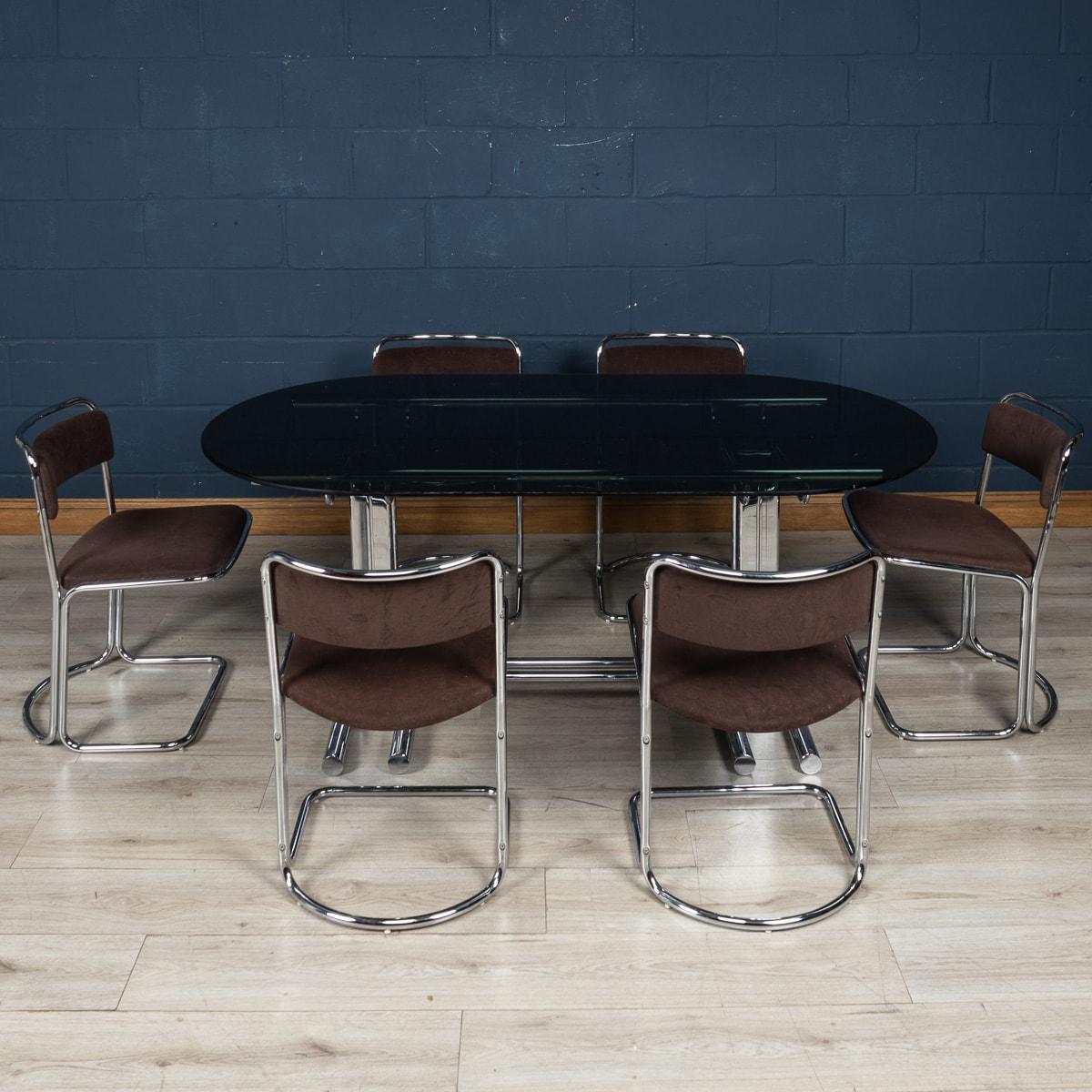 Autre Table de salle à manger italienne géométrique du 20ème siècle en chrome et verre avec six chaises en vente