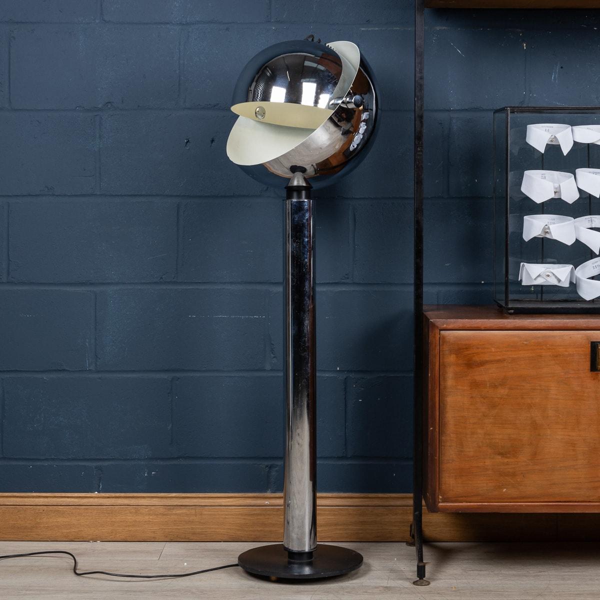 Autre A.I Space and Chrome C., lampadaire italien du 20e siècle, c.1970 en vente