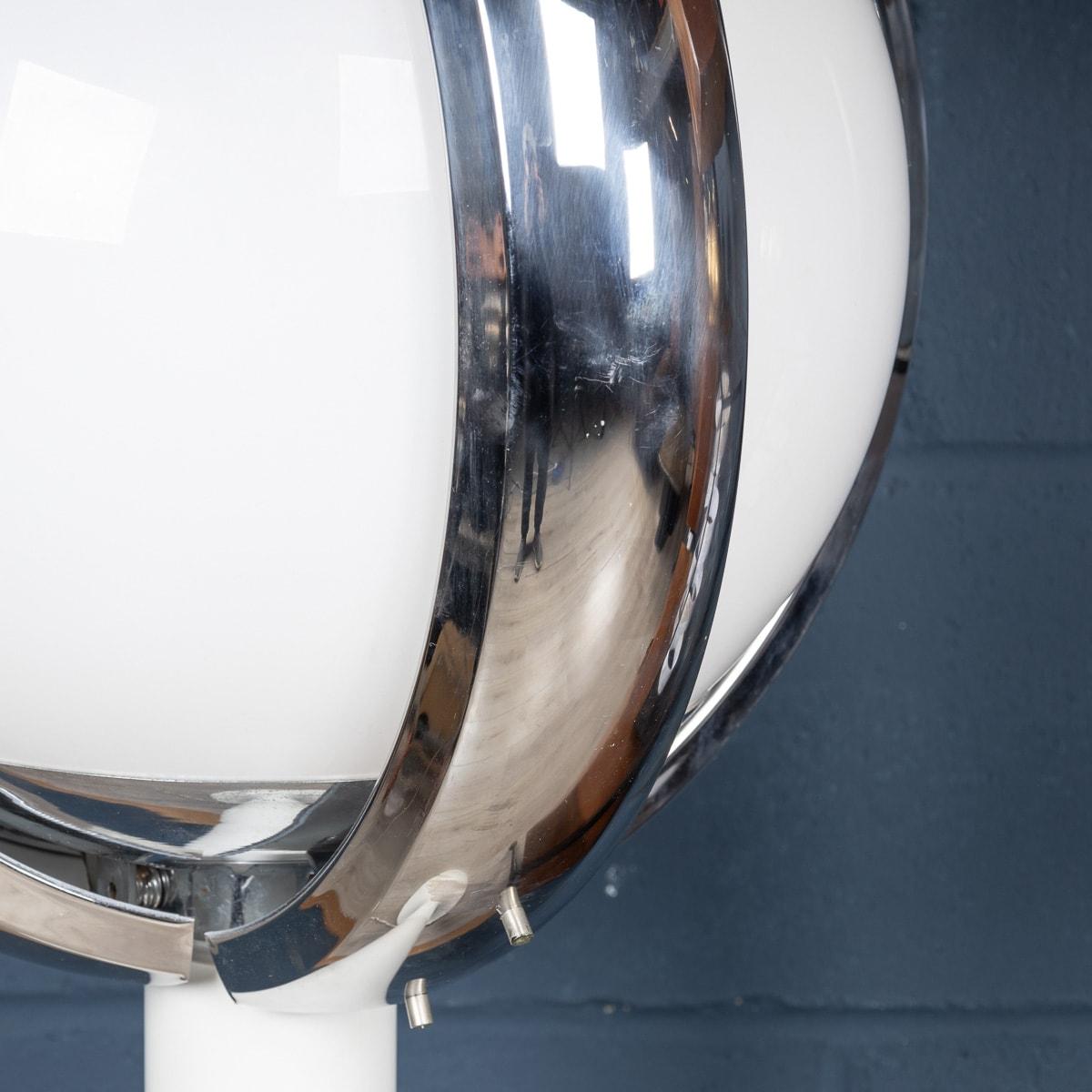 Lampadaire italien de l'« ère spatiale » du 20e siècle avec verre vénitien soufflé à la main en vente 4