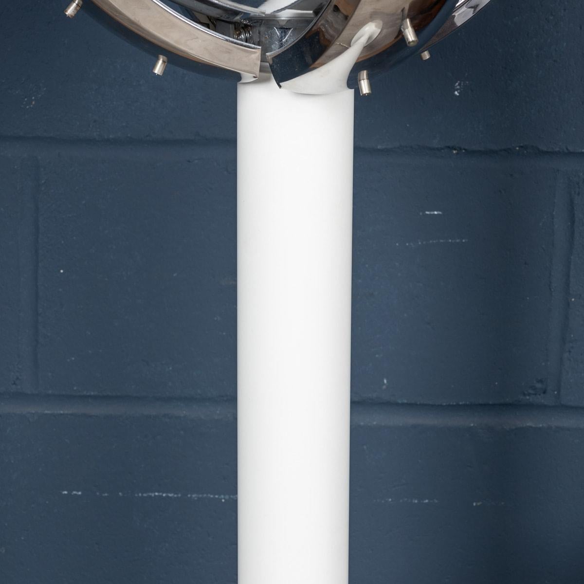 Lampadaire italien de l'« ère spatiale » du 20e siècle avec verre vénitien soufflé à la main en vente 8