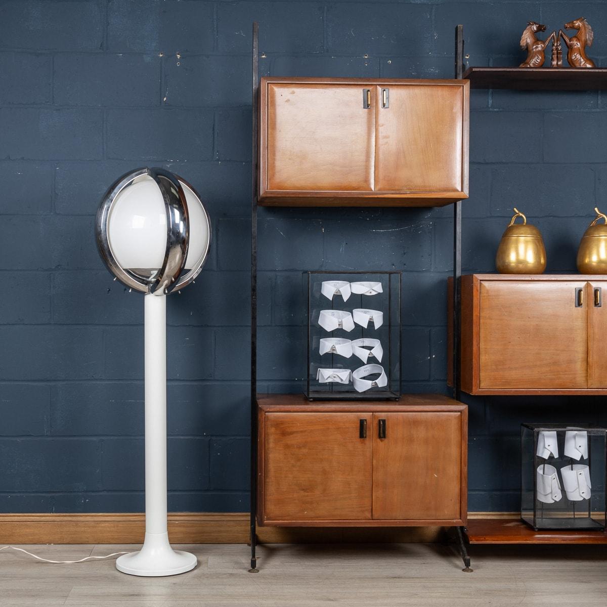Lampadaire italien de l'« ère spatiale » du 20e siècle avec verre vénitien soufflé à la main Bon état - En vente à Royal Tunbridge Wells, Kent