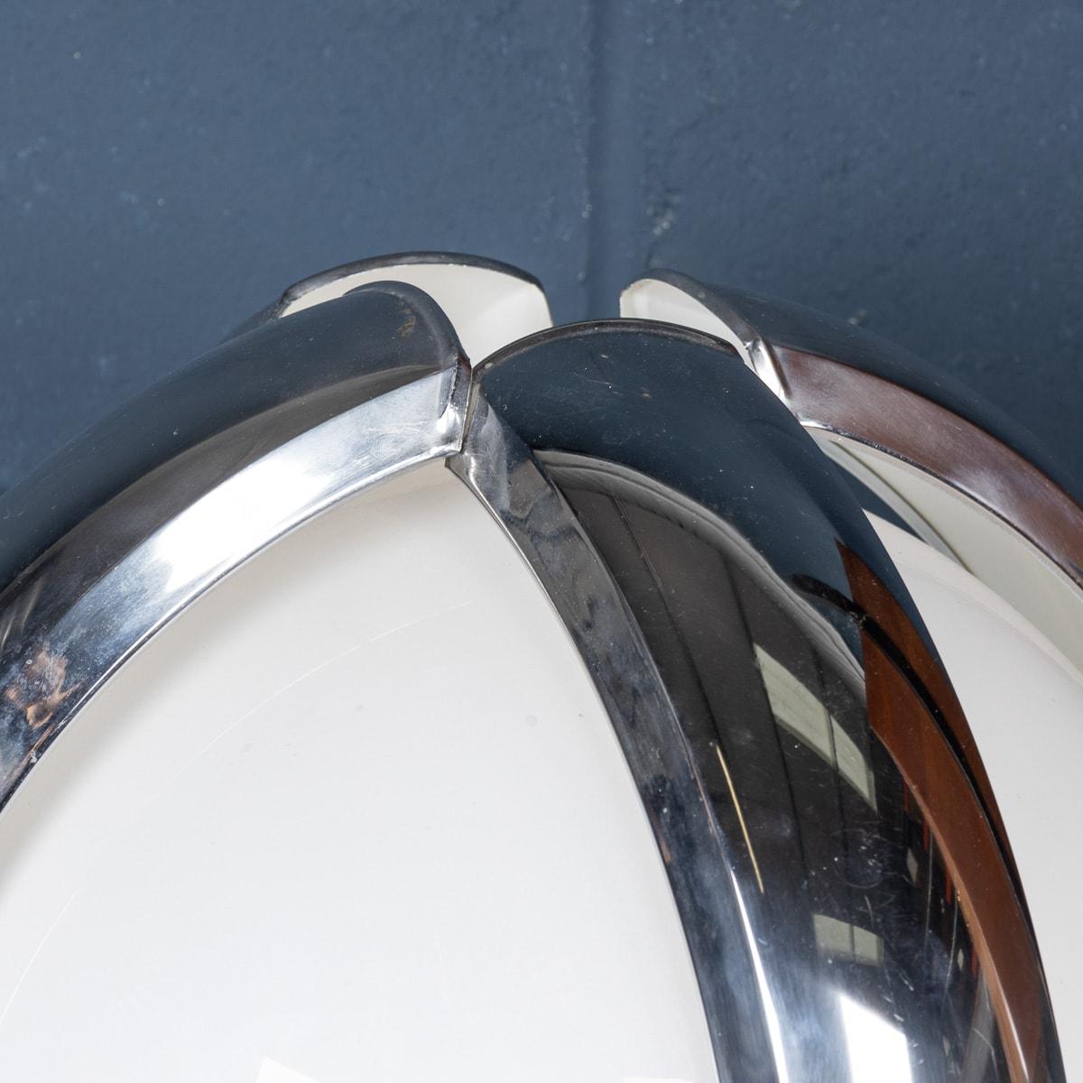 Lampadaire italien de l'« ère spatiale » du 20e siècle avec verre vénitien soufflé à la main en vente 2