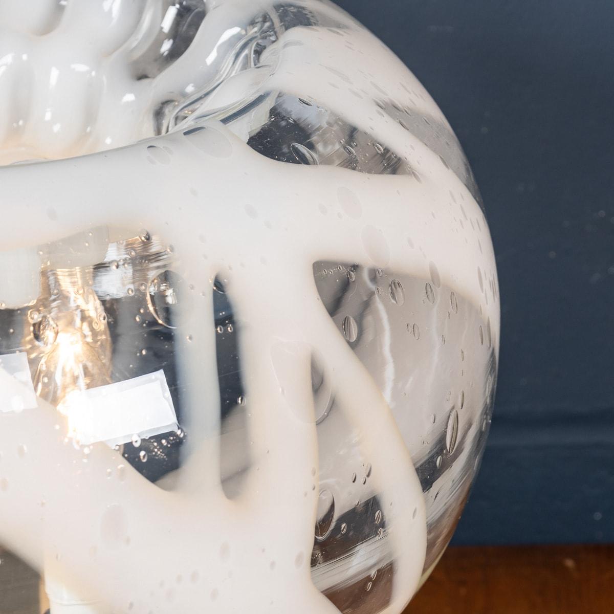 A.I.C. C'est une lampe de table italienne du 20e siècle, réalisée par Carlo Nason pour Mazzega, Murano, c.C. 1970. en vente 7