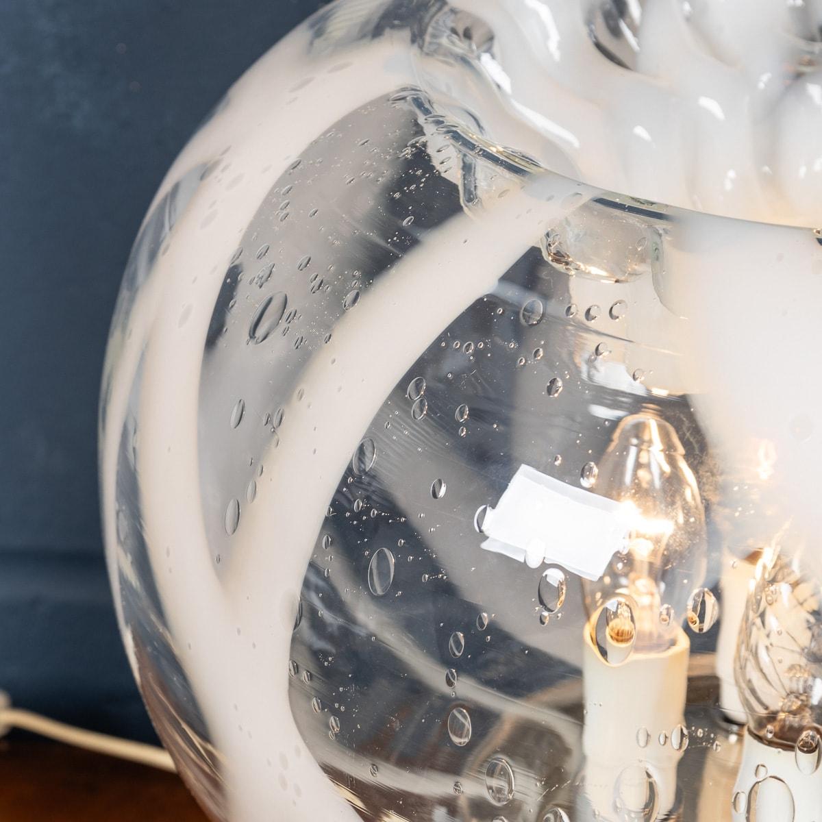 A.I.C. C'est une lampe de table italienne du 20e siècle, réalisée par Carlo Nason pour Mazzega, Murano, c.C. 1970. en vente 8