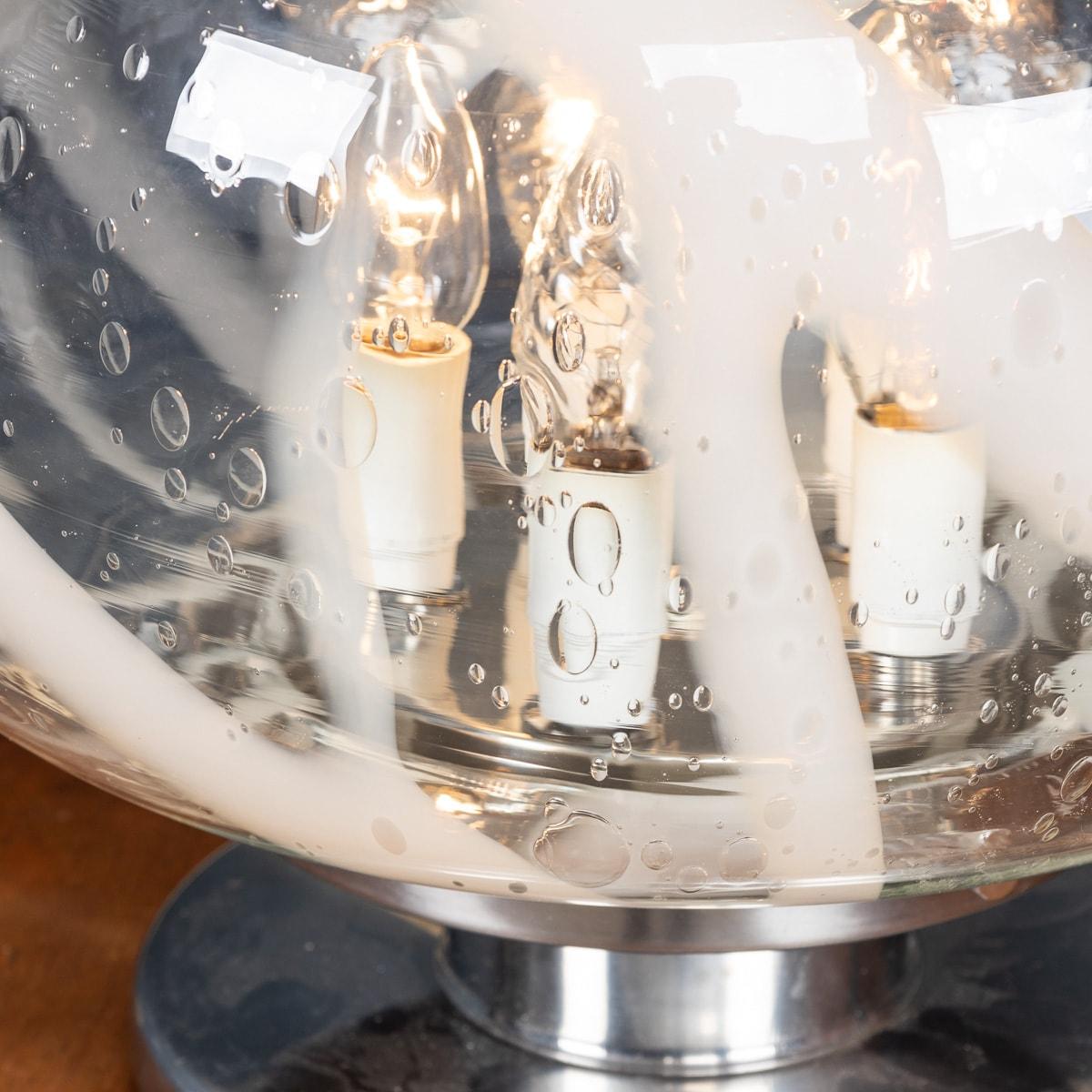 A.I.C. C'est une lampe de table italienne du 20e siècle, réalisée par Carlo Nason pour Mazzega, Murano, c.C. 1970. en vente 10