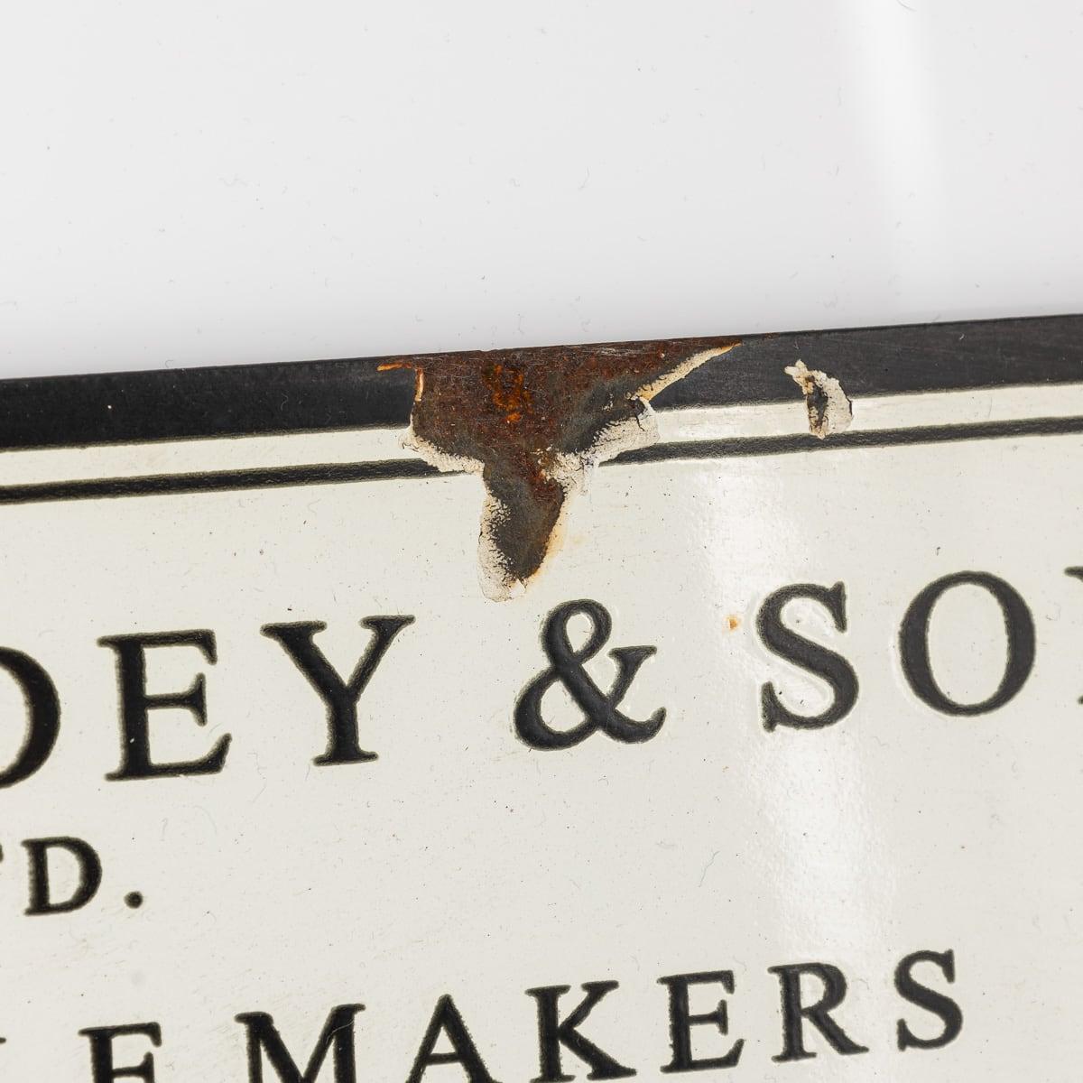Emaille-Schild von James Purdey & Sons Ltd aus dem 20. Jahrhundert im Angebot 1