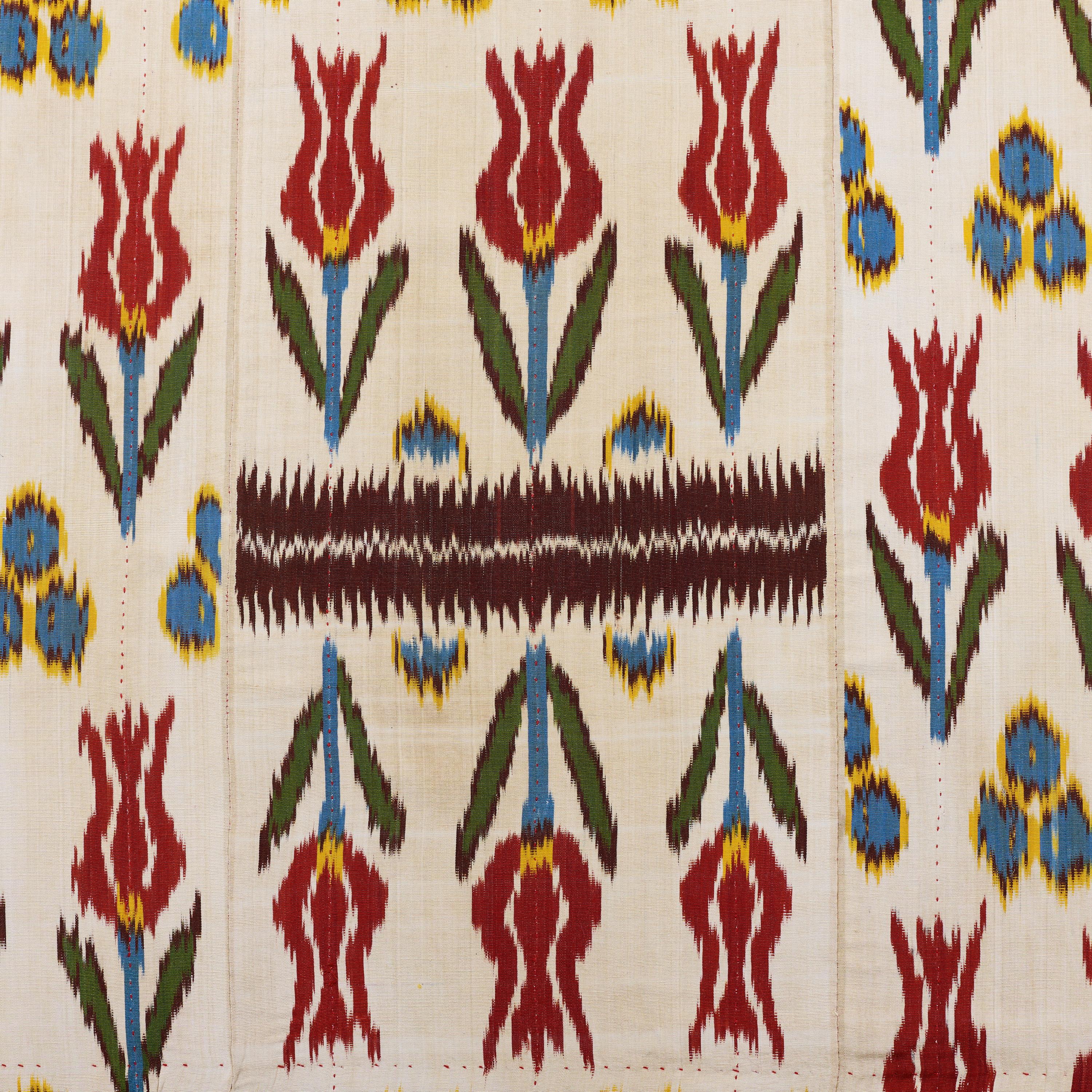 A 20th Century Large Tulip Pattern Uzbekistan Silk Ikat Panel In Good Condition For Sale In London, GB