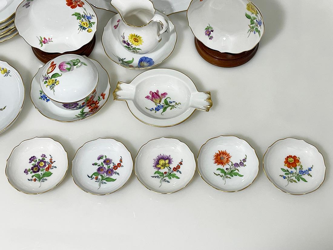 Porcelain A 20th century Meissen porcelain set, Germany For Sale