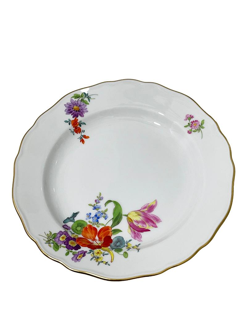 A 20th century Meissen porcelain set, Germany For Sale 3