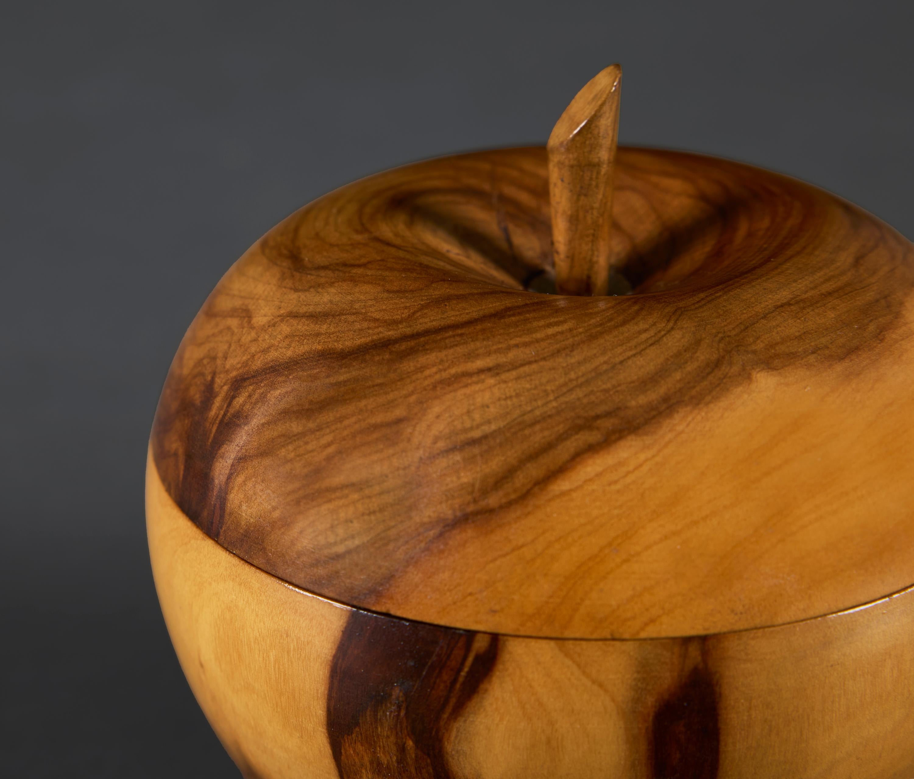 A 20th Century Olive Wood Treen Apple Tea Caddy For Sale 1
