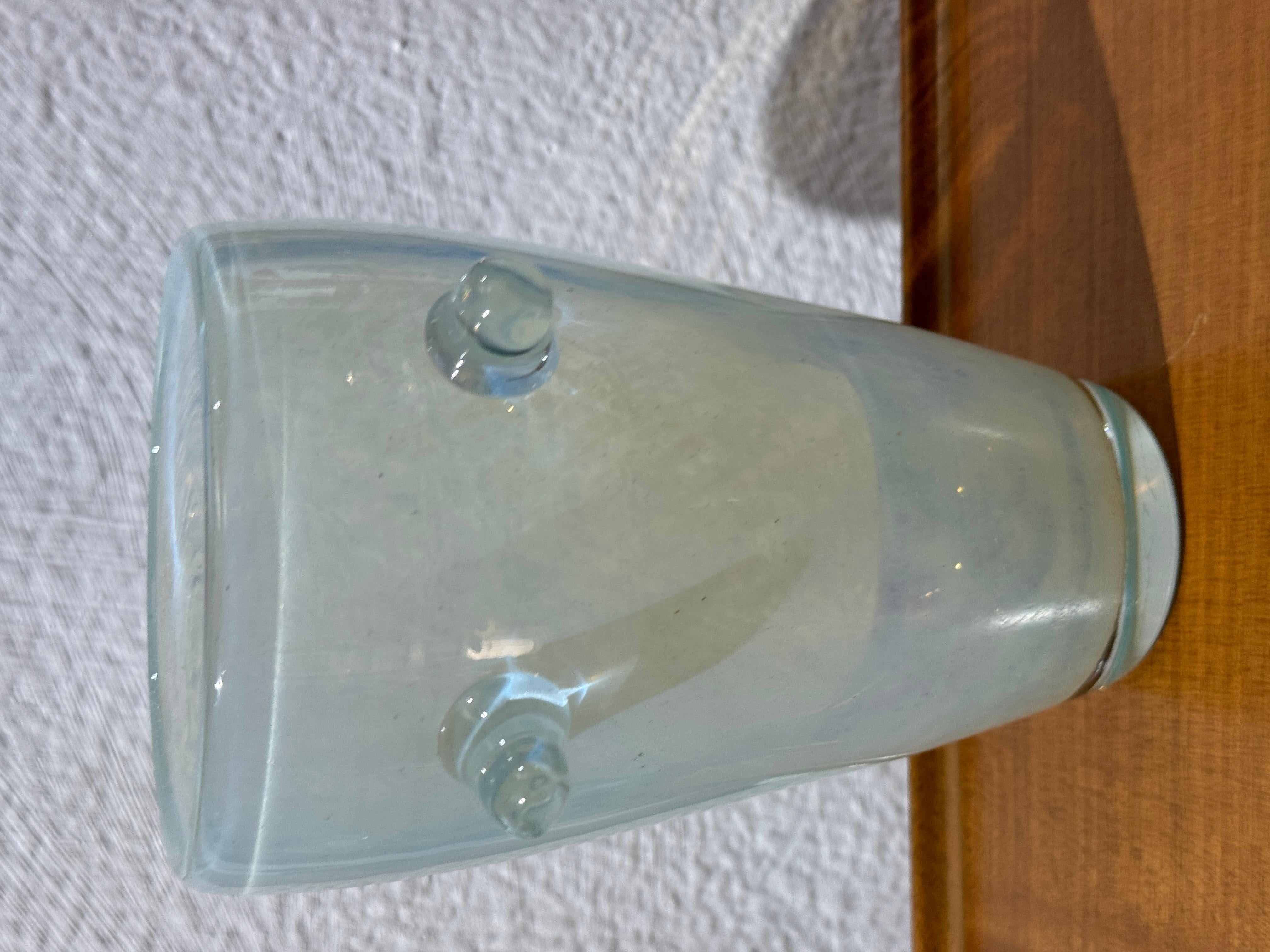 Vaso in vetro artistico opalescente del XX secolo firmato Henry Deans in vendita 2