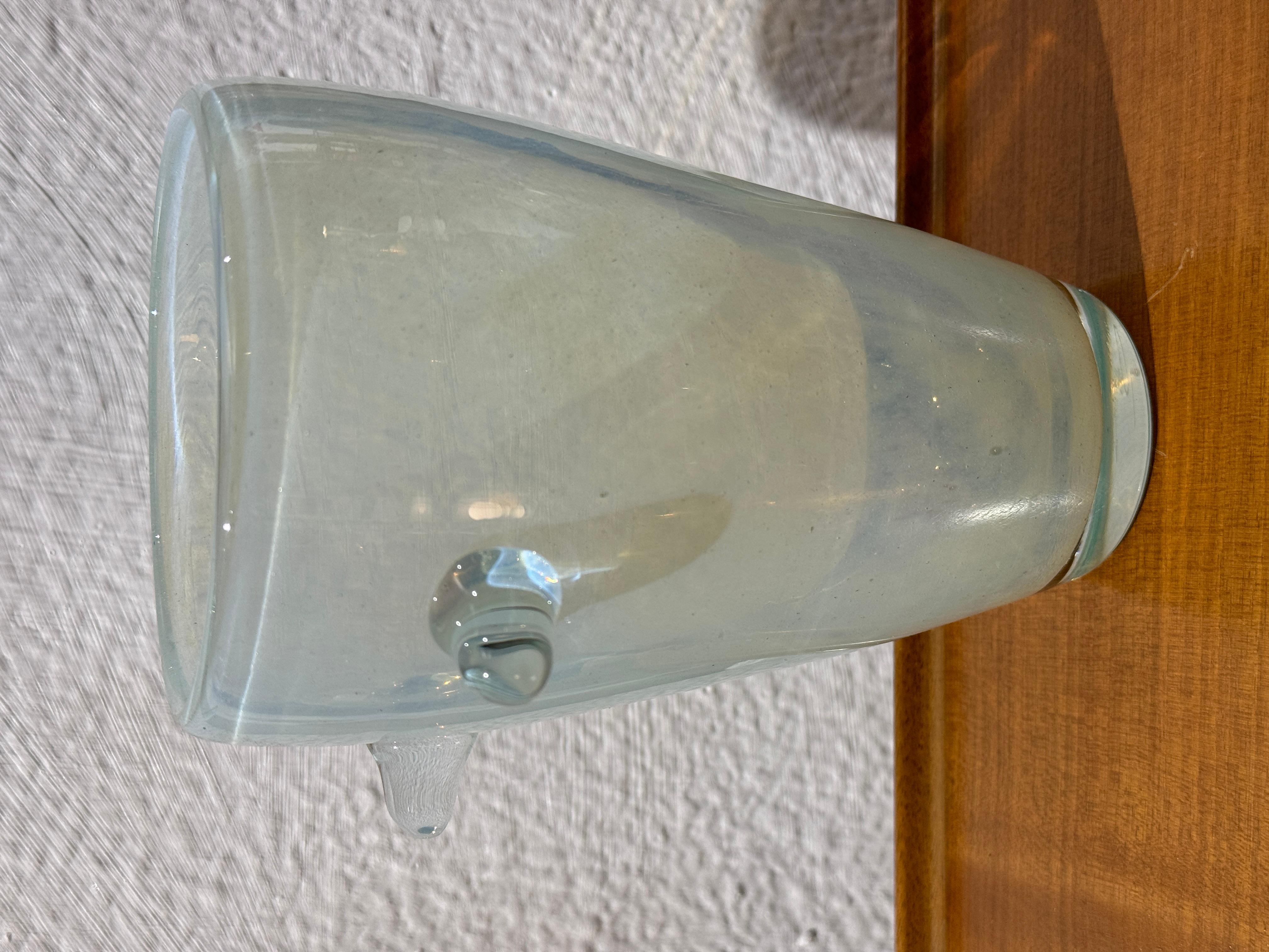 Vaso in vetro artistico opalescente del XX secolo firmato Henry Deans in vendita 3