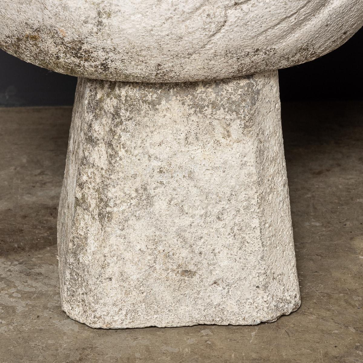 Ein Paar Stone Swan Pflanzgefäße aus dem 20. Jahrhundert, ca. 1950 im Angebot 6