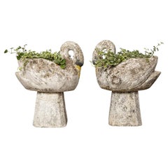 Pareja de jardineras de cisne de piedra del siglo XX c.1950