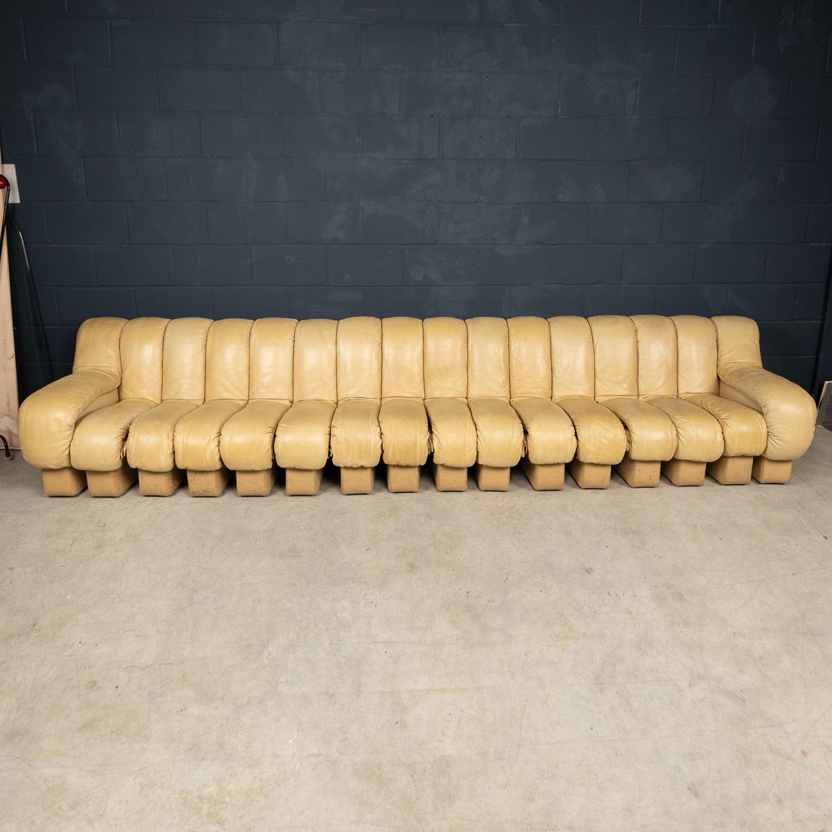 Autre Un canapé Swiss Leather De Sede Ds-600 « Caterpillar » du 20ème siècle en vente