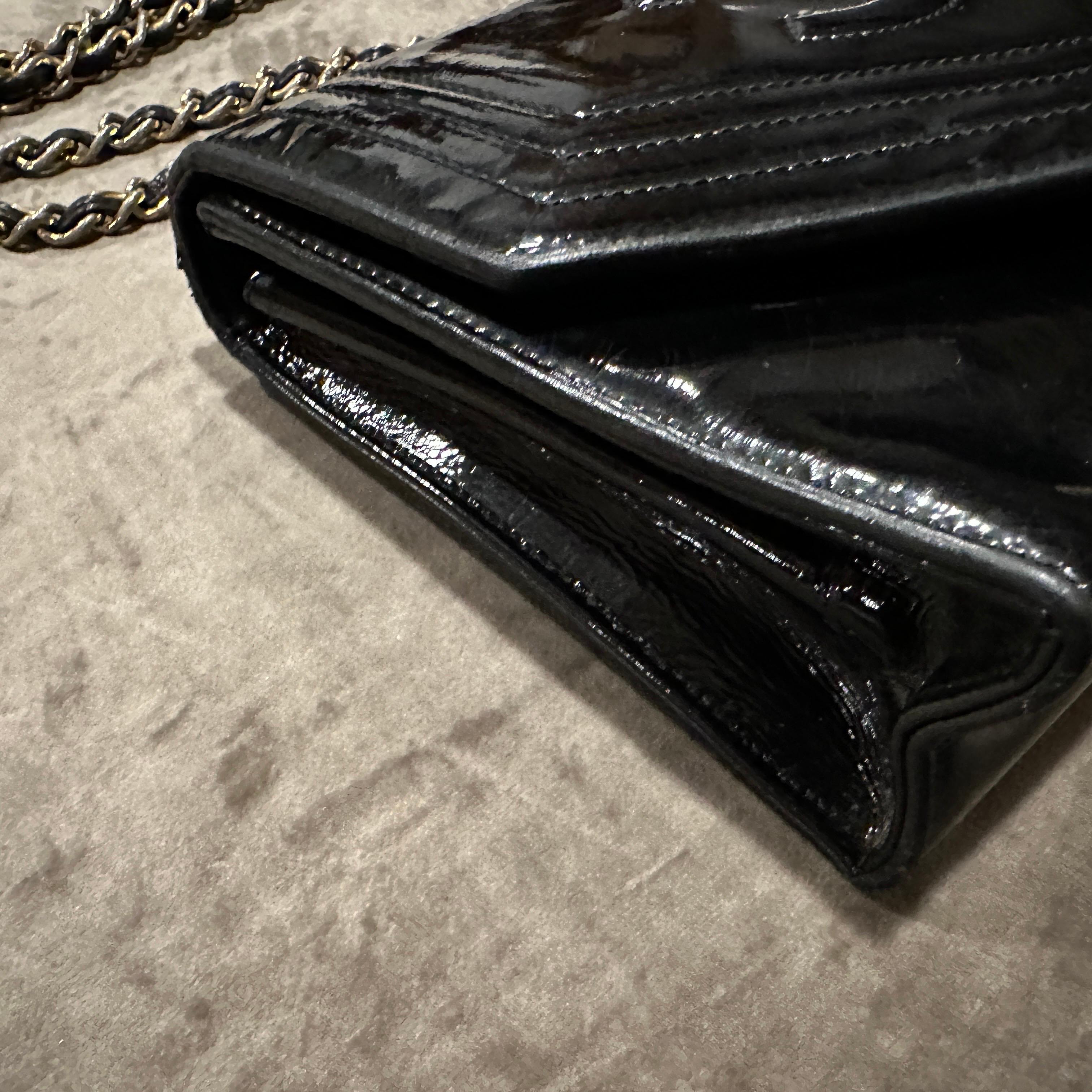 A 21st Century Chanel Black Glossy Patent Leather Crossbody Bag For Sale 3