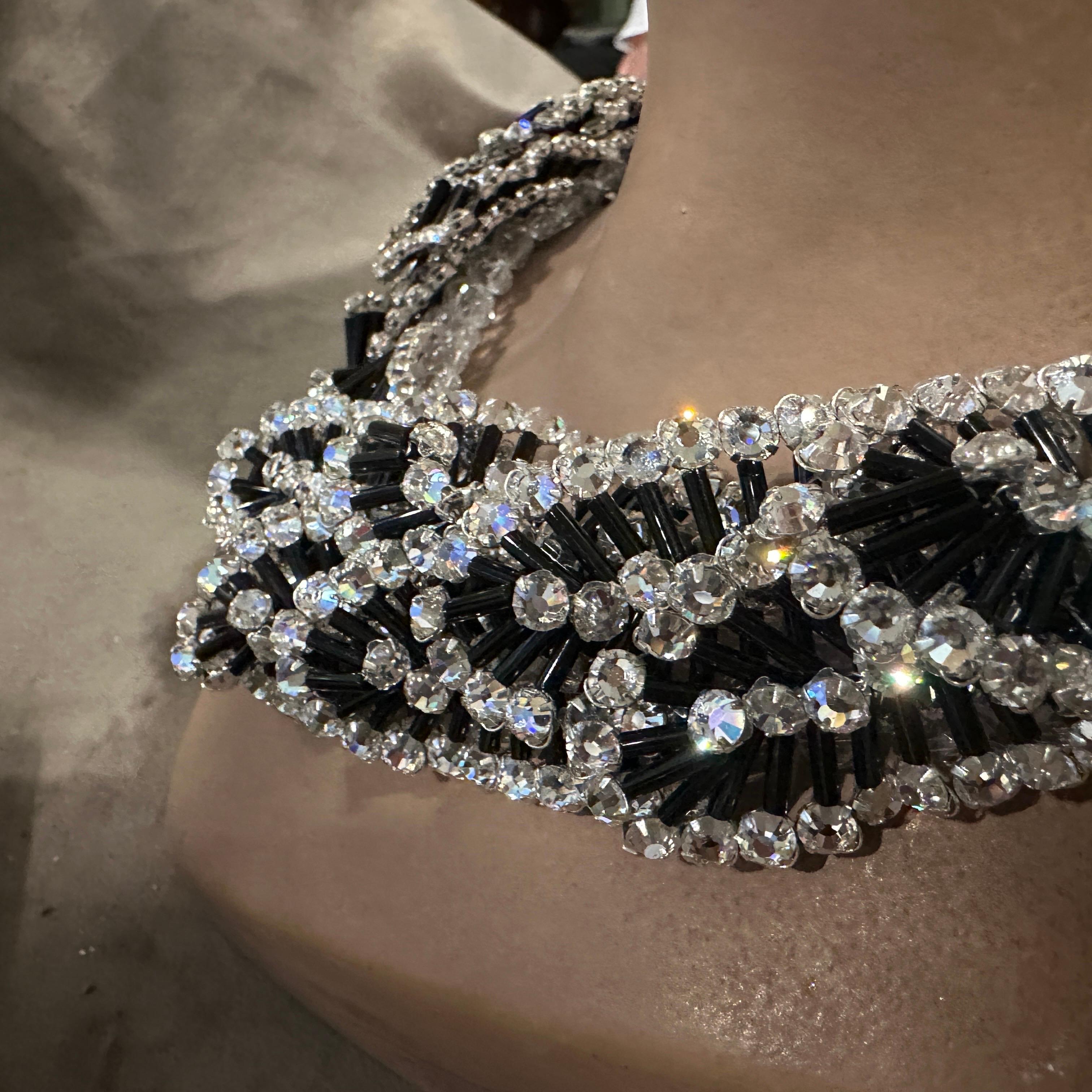 Una collana a più fili in bianco e nero di Coppola e Toppo, icona del XXI secolo. in vendita 6