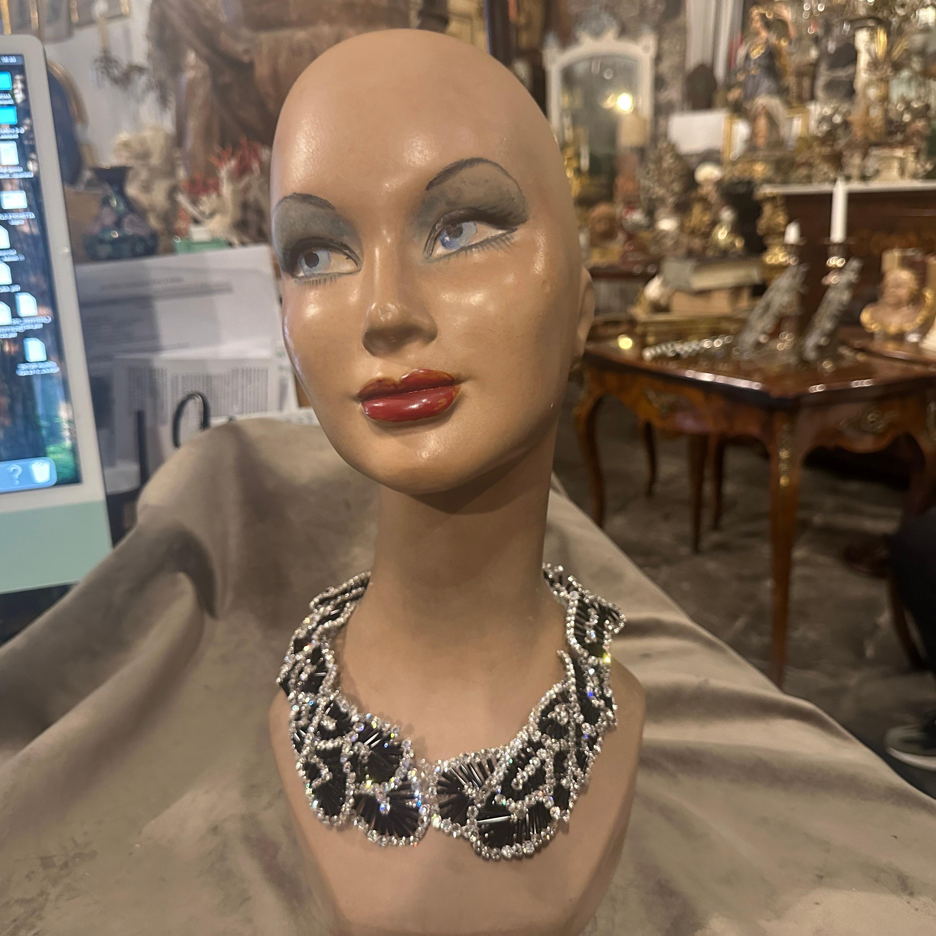 Una collana a più fili in bianco e nero di Coppola e Toppo, icona del XXI secolo. In condizioni Nuovo in vendita a Aci Castello, IT