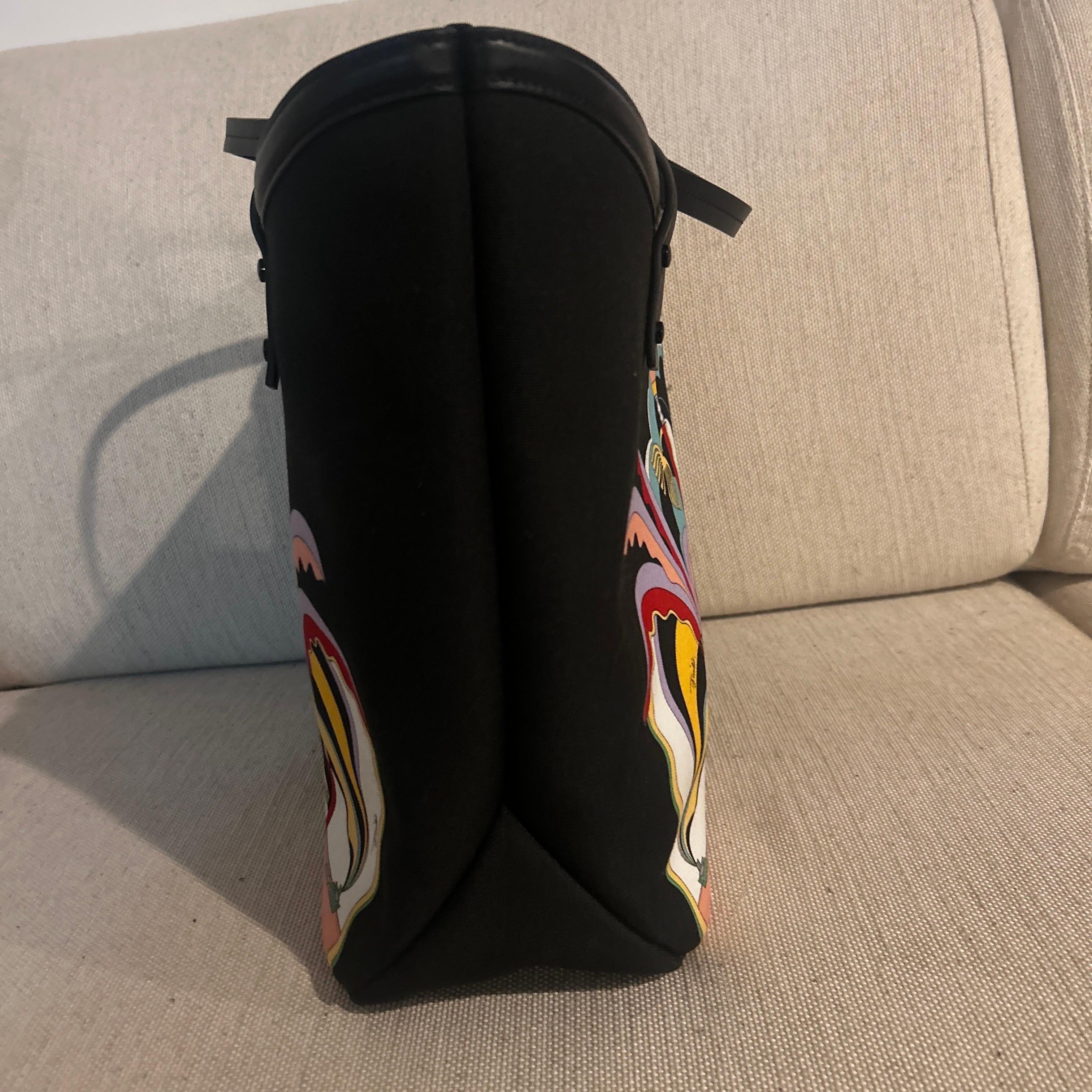 A 21st century Never Used Fabric Exotic Landscape Tote Bag by Emilio Pucci In New Condition In Aci Castello, IT