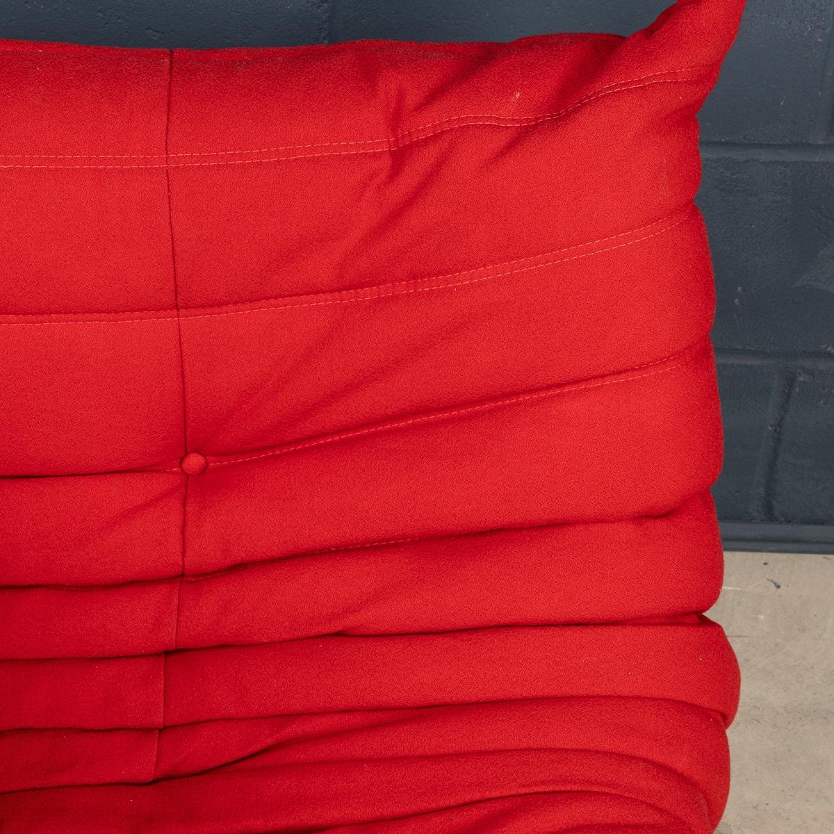 Canapé d'angle rouge Togo du 21e siècle par Michel Ducaroy pour Ligne Roset France en vente 4
