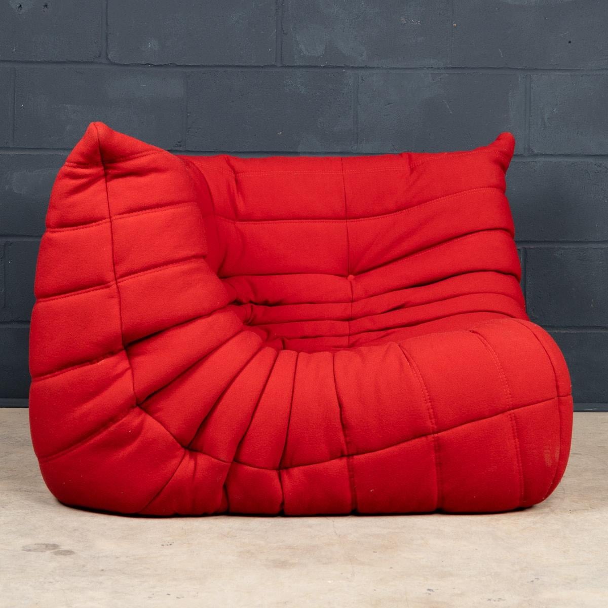 Autre Canapé d'angle rouge Togo du 21e siècle par Michel Ducaroy pour Ligne Roset France en vente