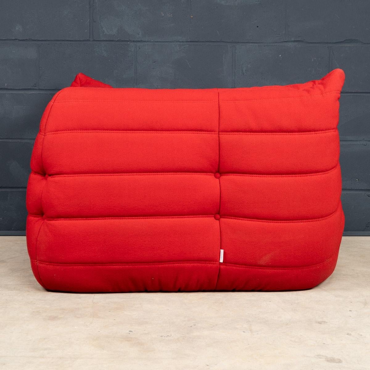 XXIe siècle et contemporain Canapé d'angle rouge Togo du 21e siècle par Michel Ducaroy pour Ligne Roset France en vente
